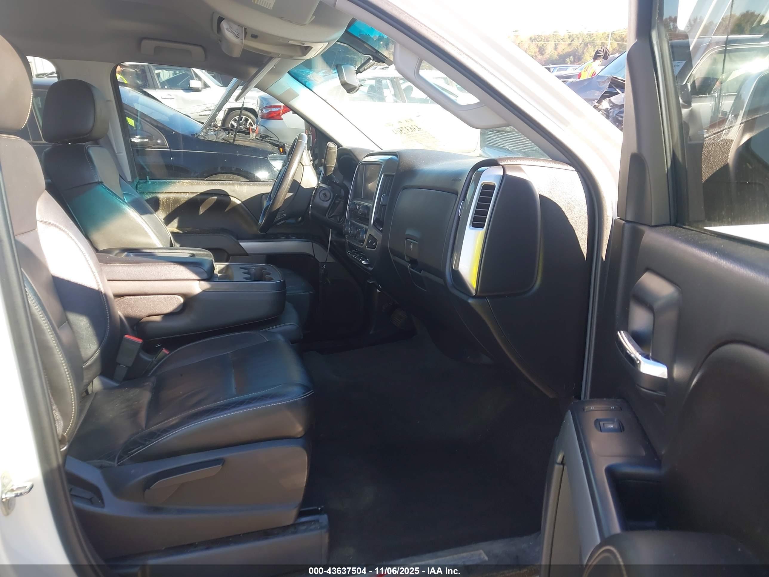 CHEVROLET SILVERADO image 5