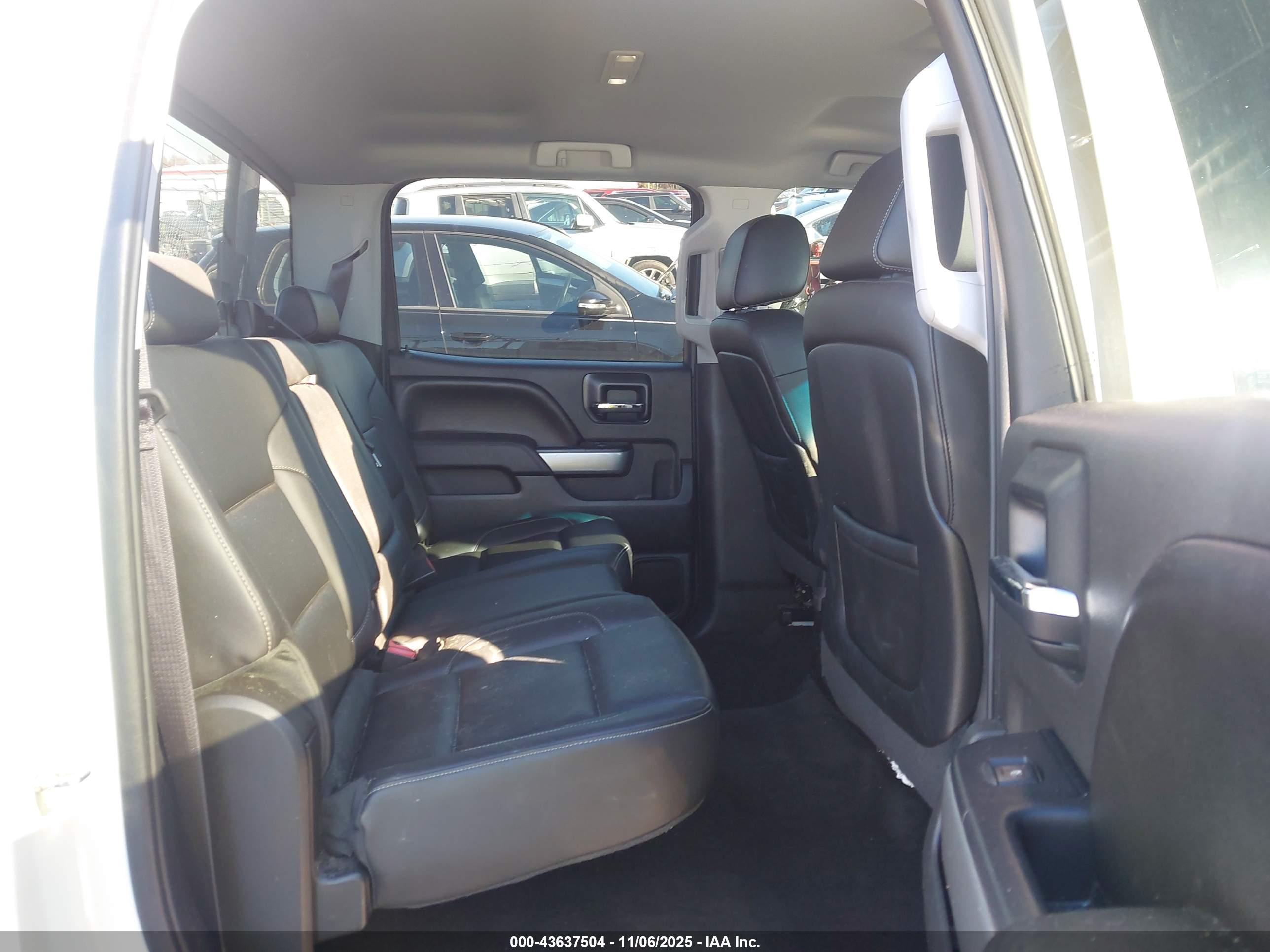 CHEVROLET SILVERADO image 8