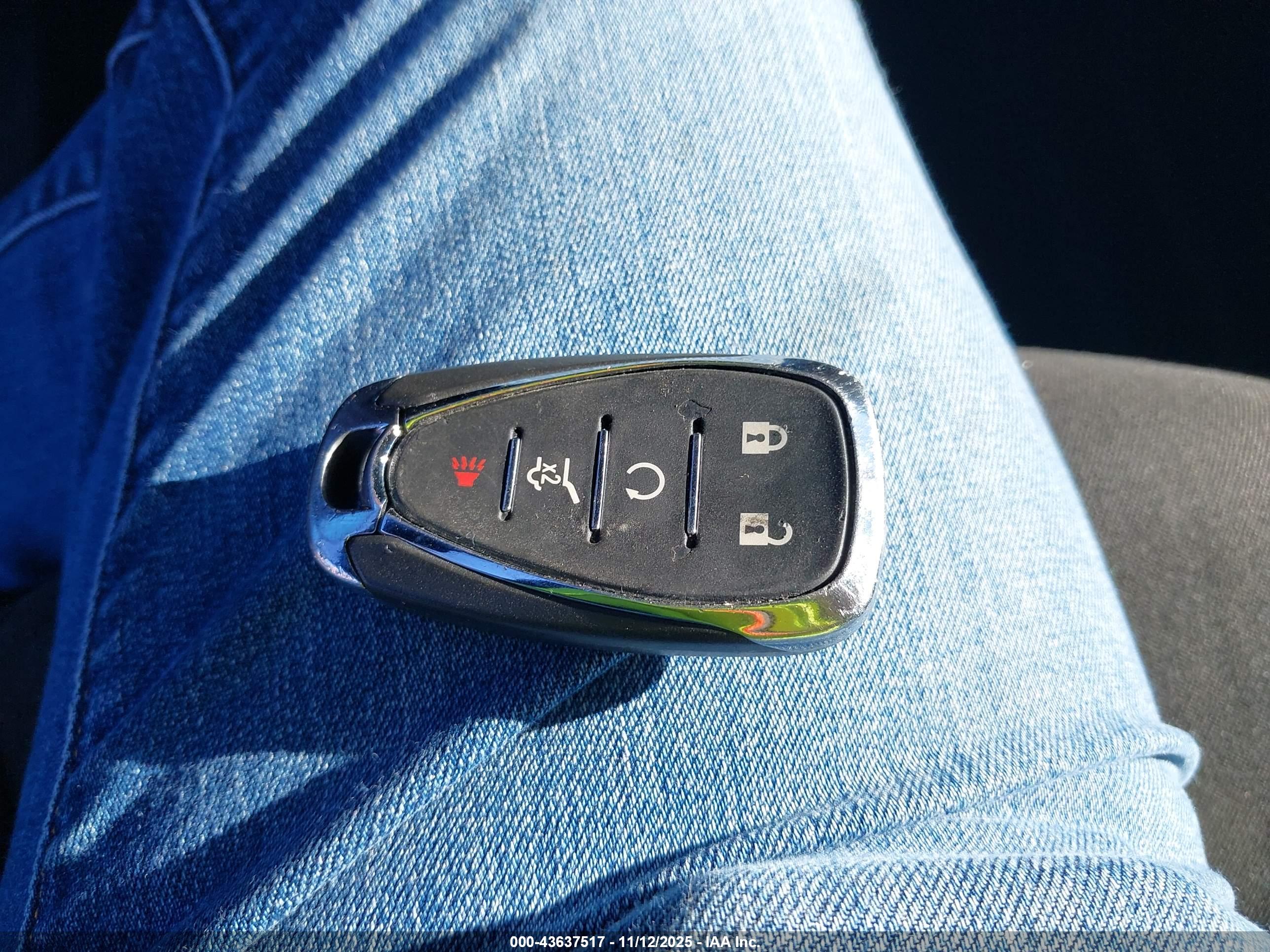 CHEVROLET EQUINOX image 11