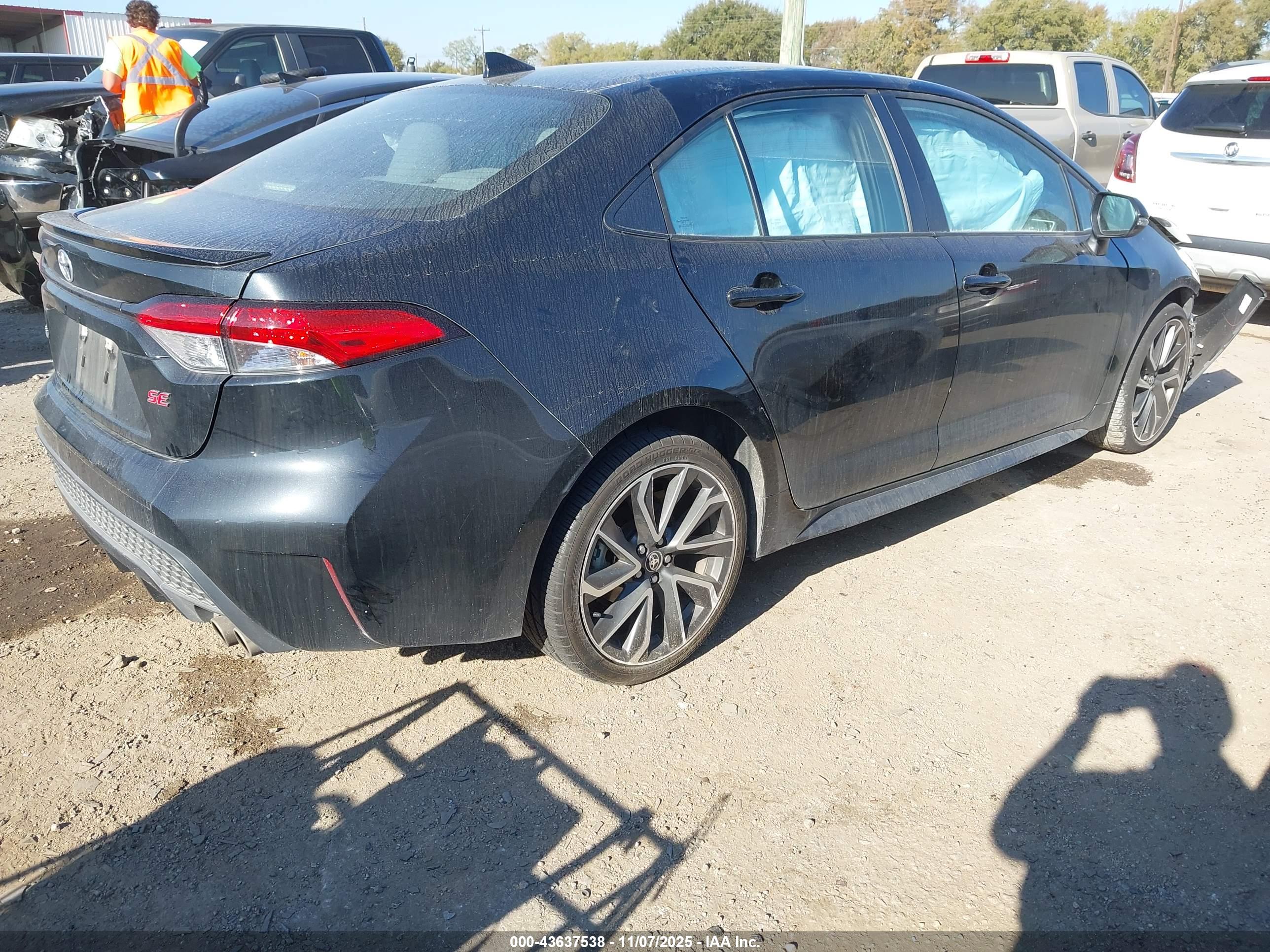 TOYOTA COROLLA image 4