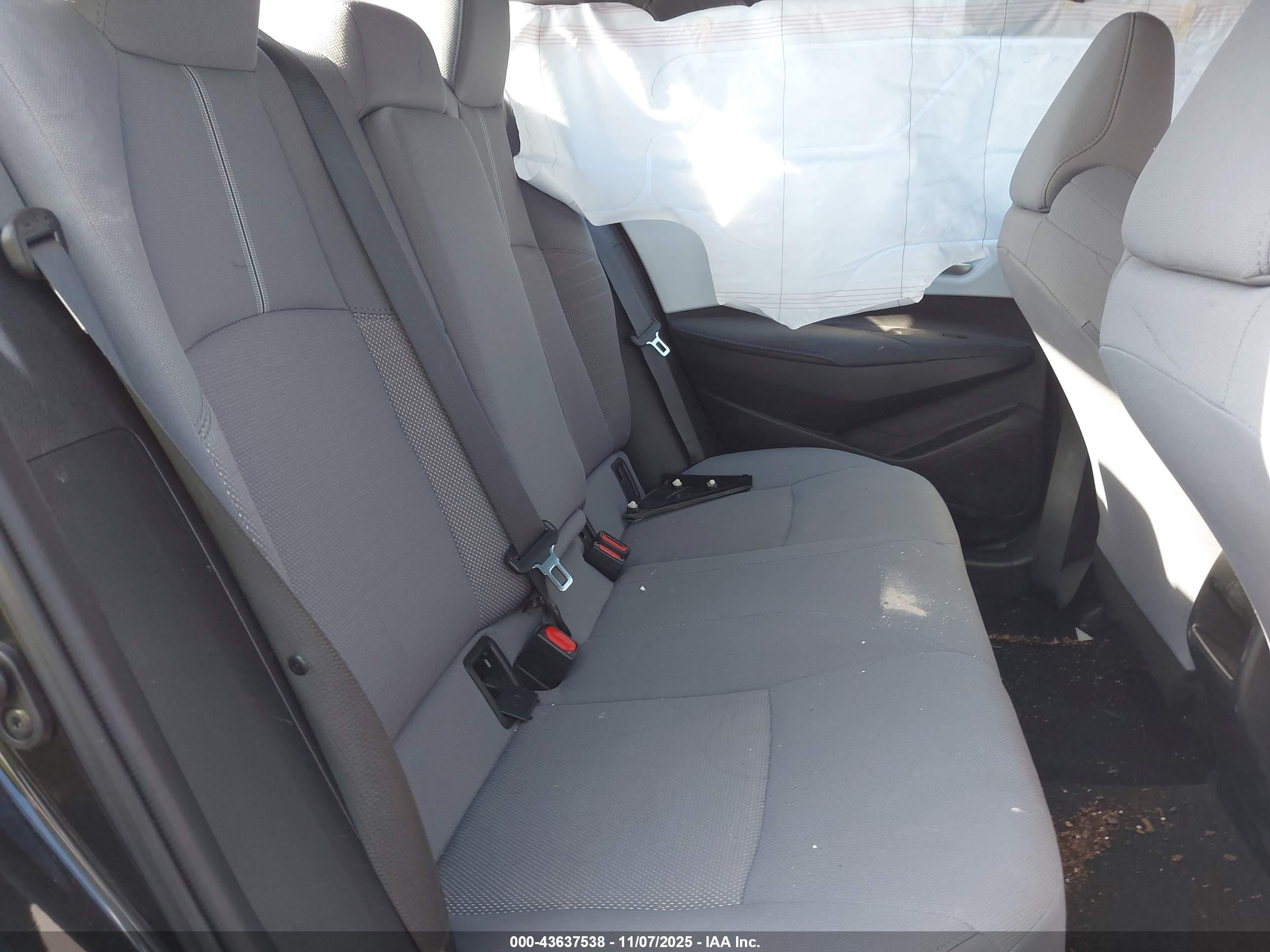TOYOTA COROLLA image 8