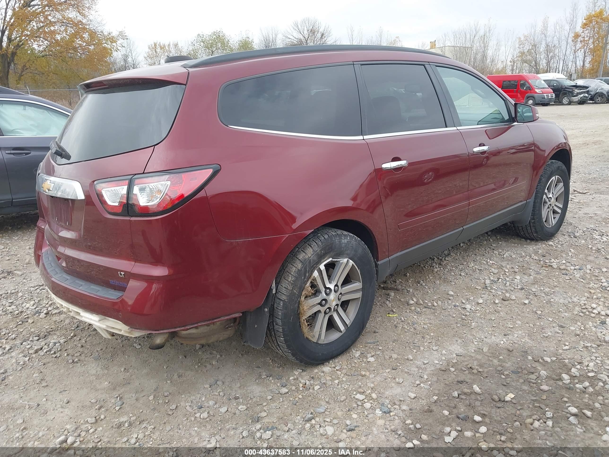 CHEVROLET TRAVERSE image 4
