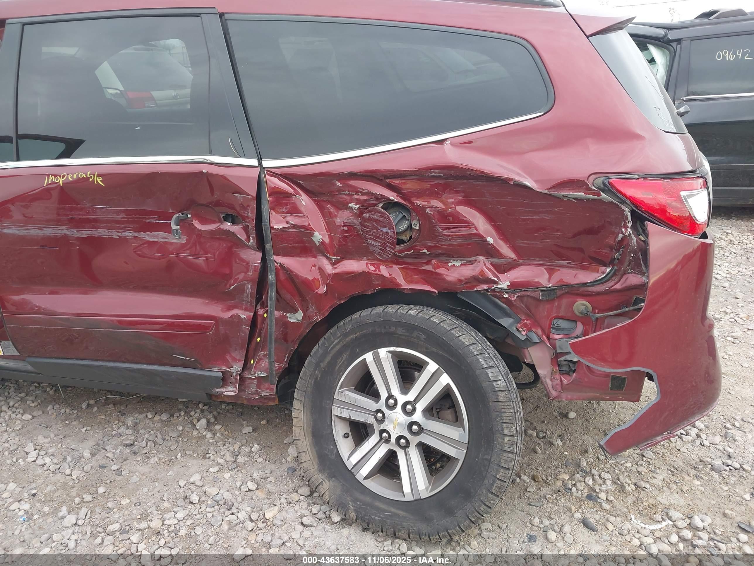 CHEVROLET TRAVERSE image 6