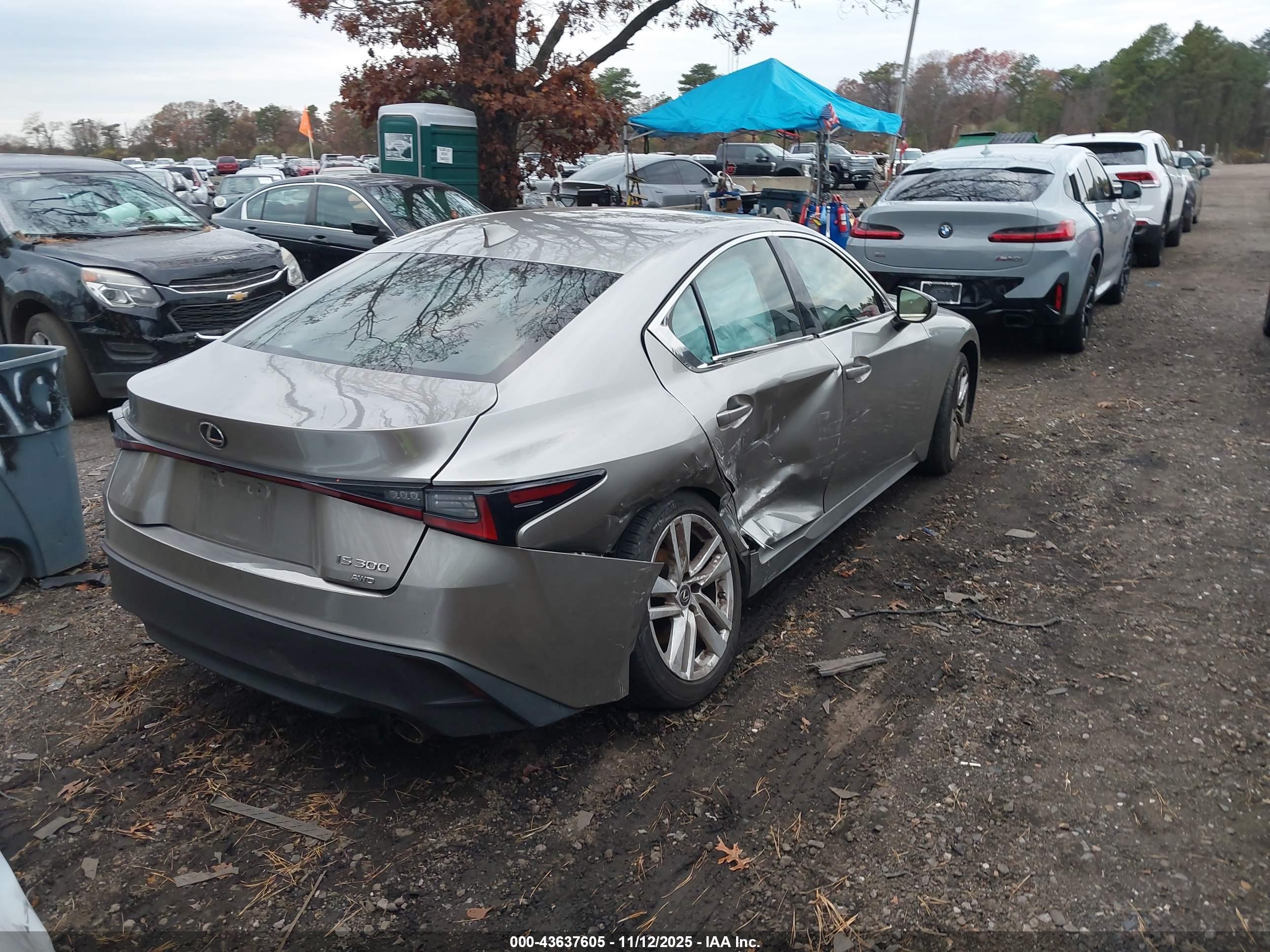 LEXUS IS image 4
