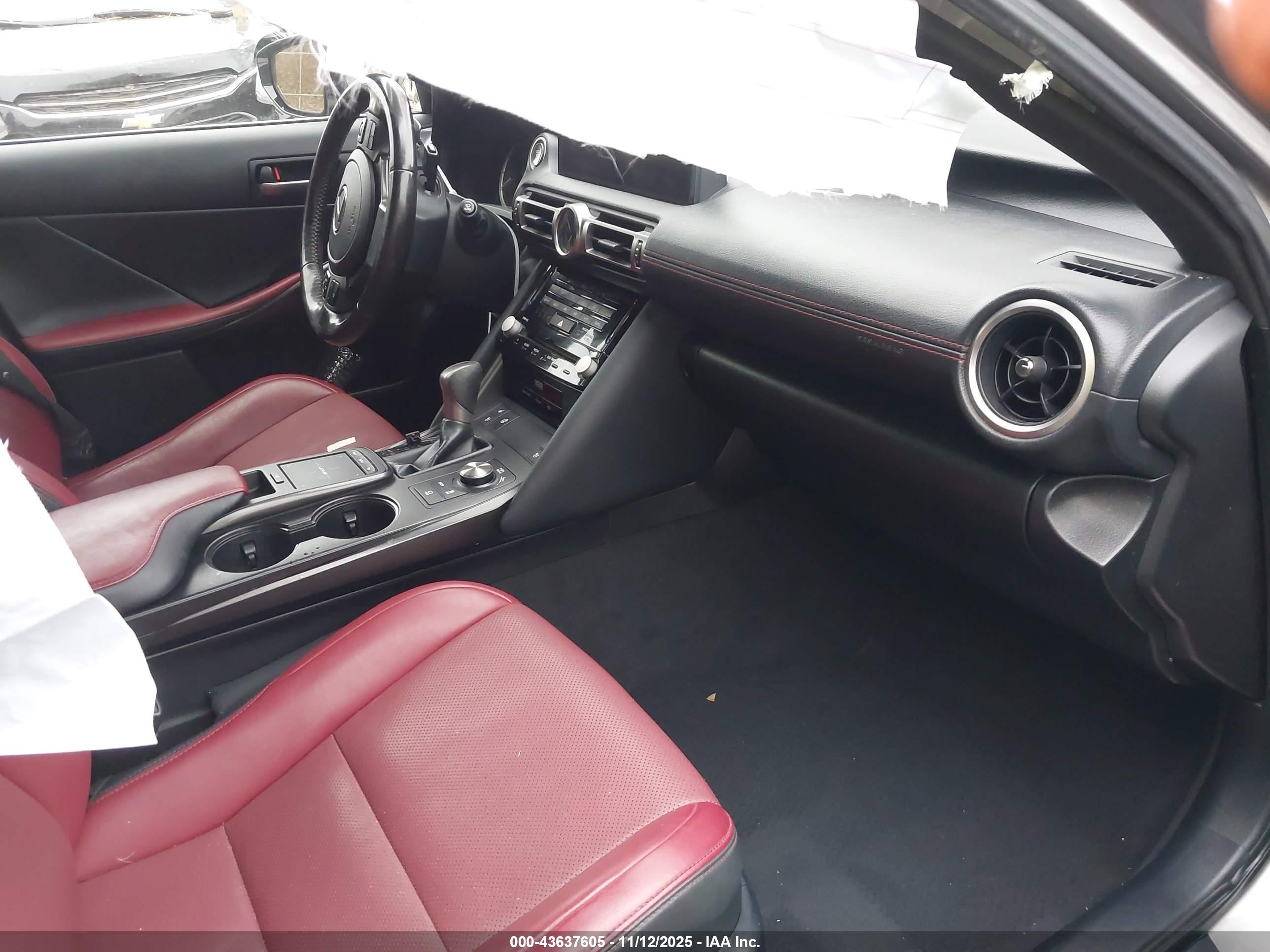 LEXUS IS image 5