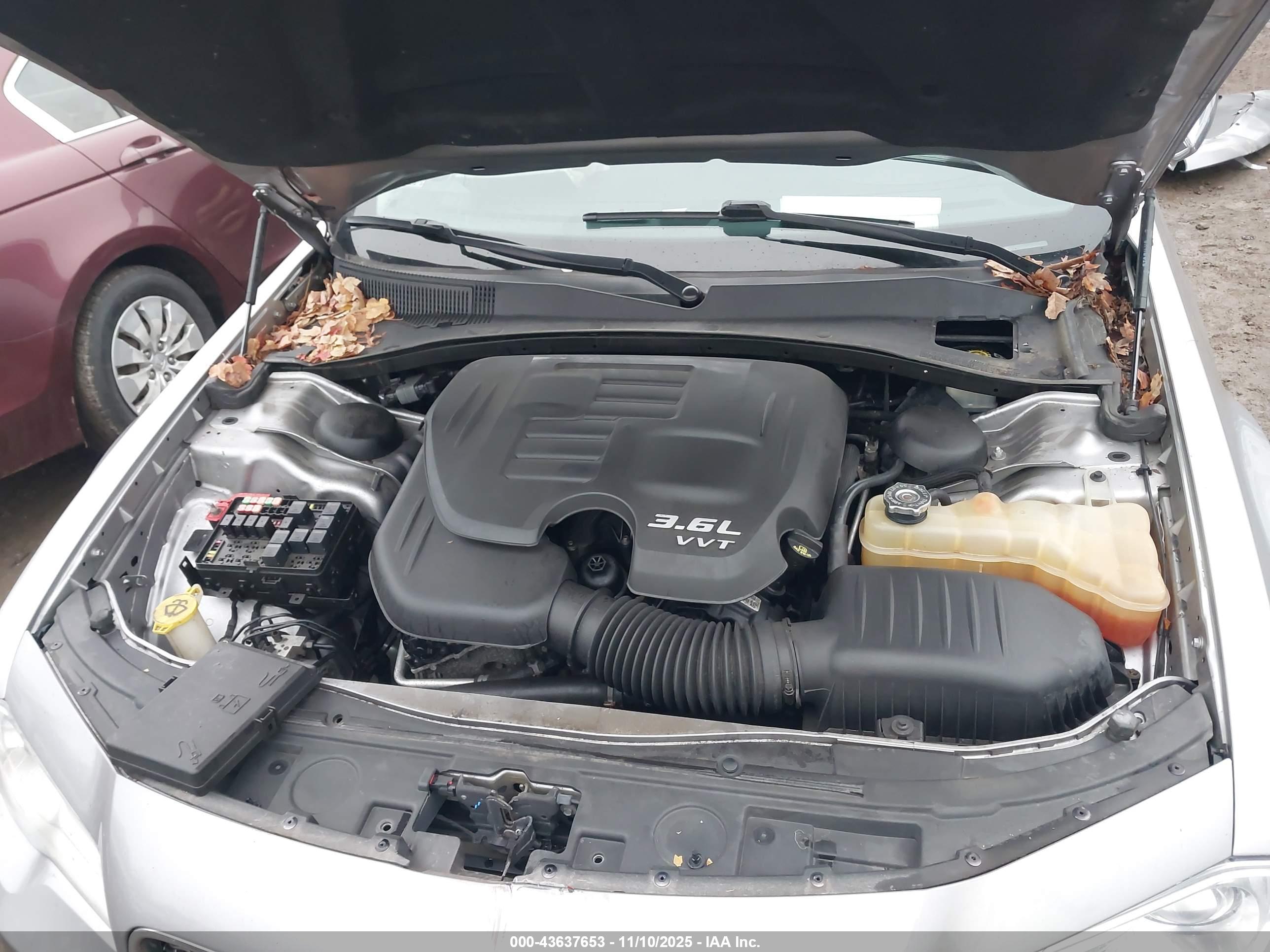 CHRYSLER 300C image 10