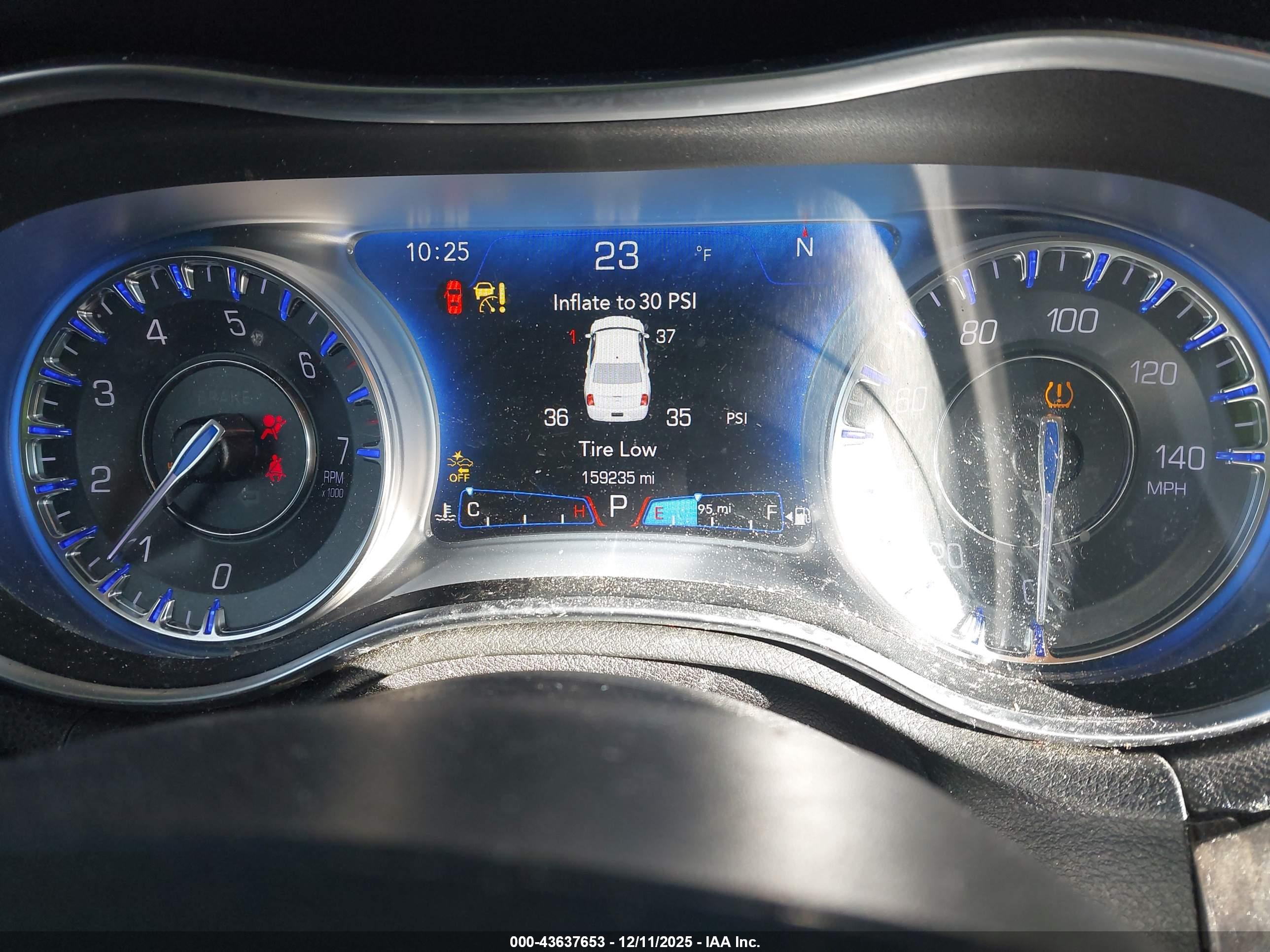 CHRYSLER 300C image 7