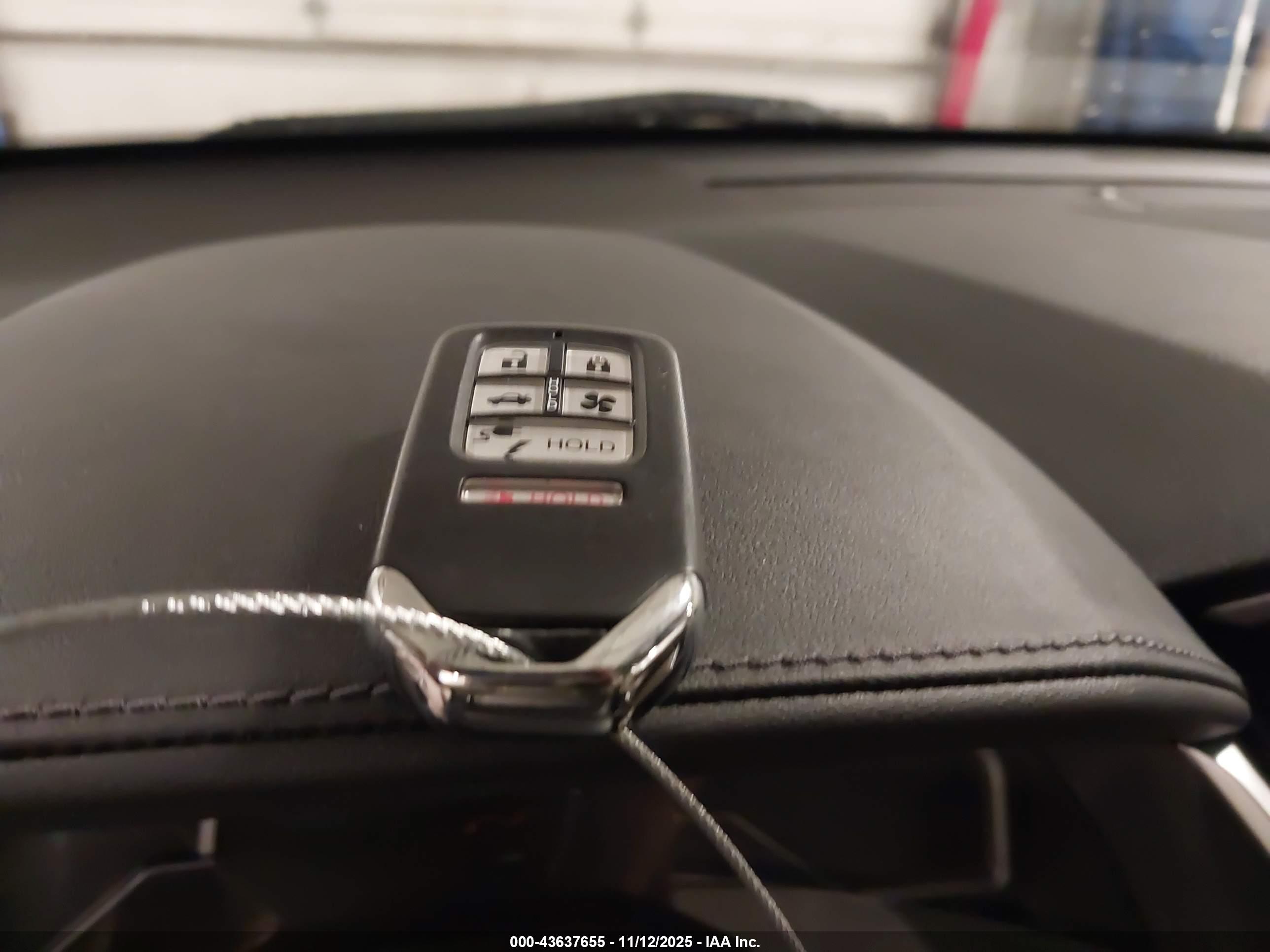 HONDA CLARITY image 11
