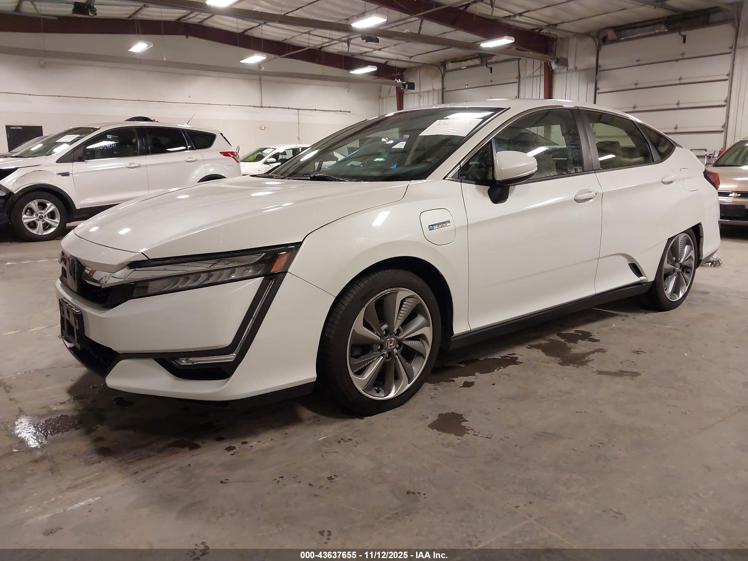 HONDA CLARITY image 2