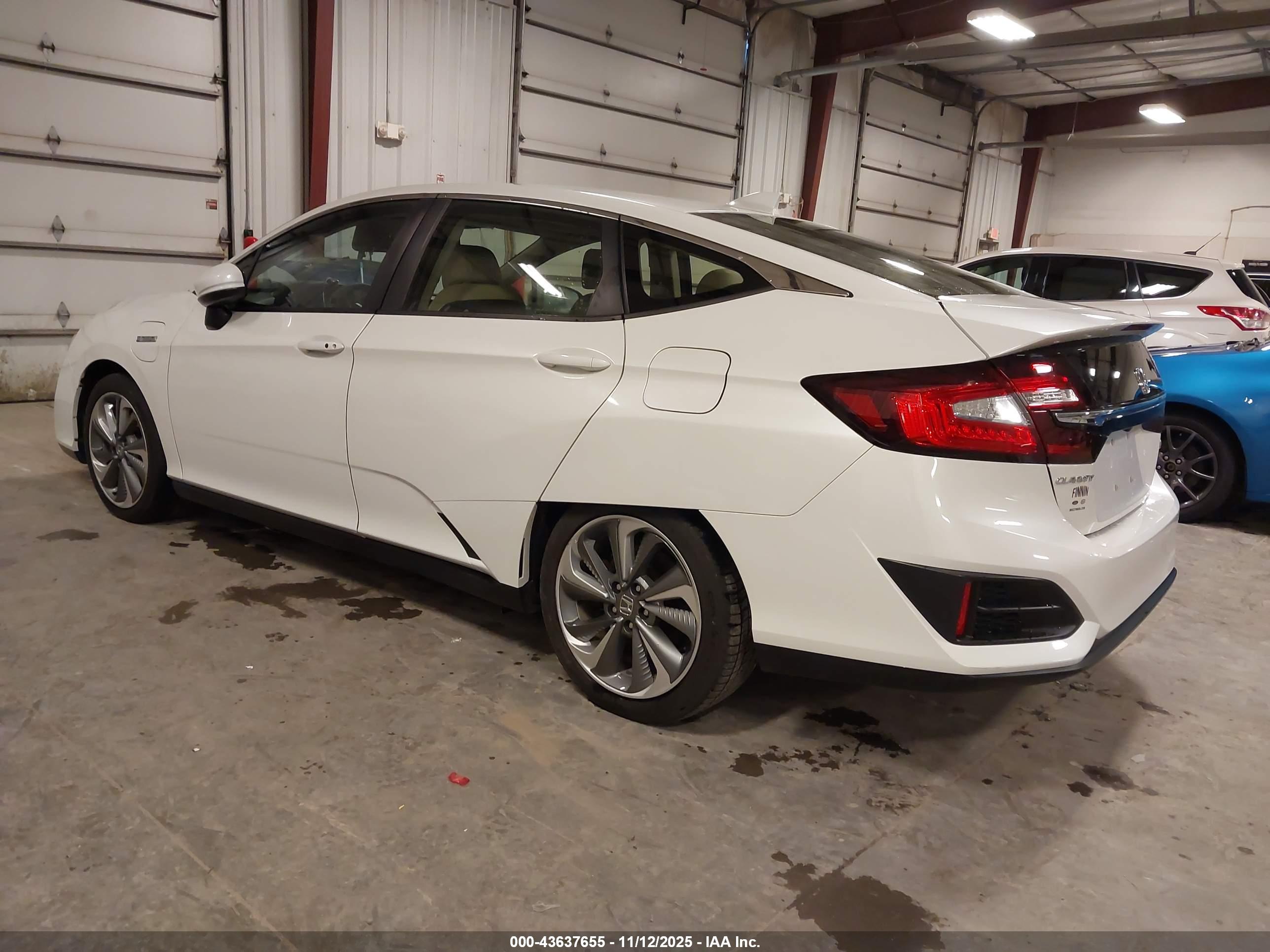 HONDA CLARITY image 3