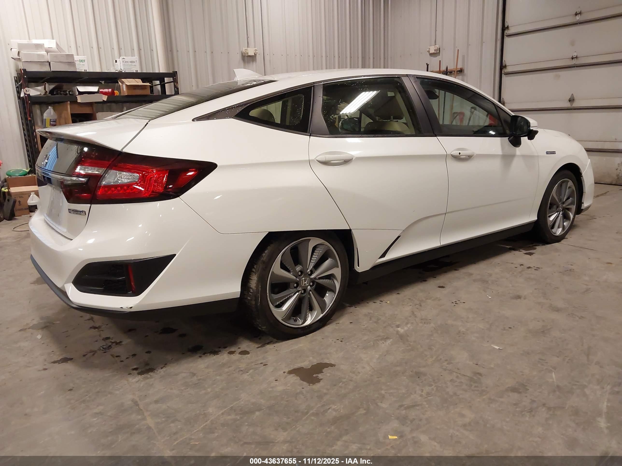 HONDA CLARITY image 4
