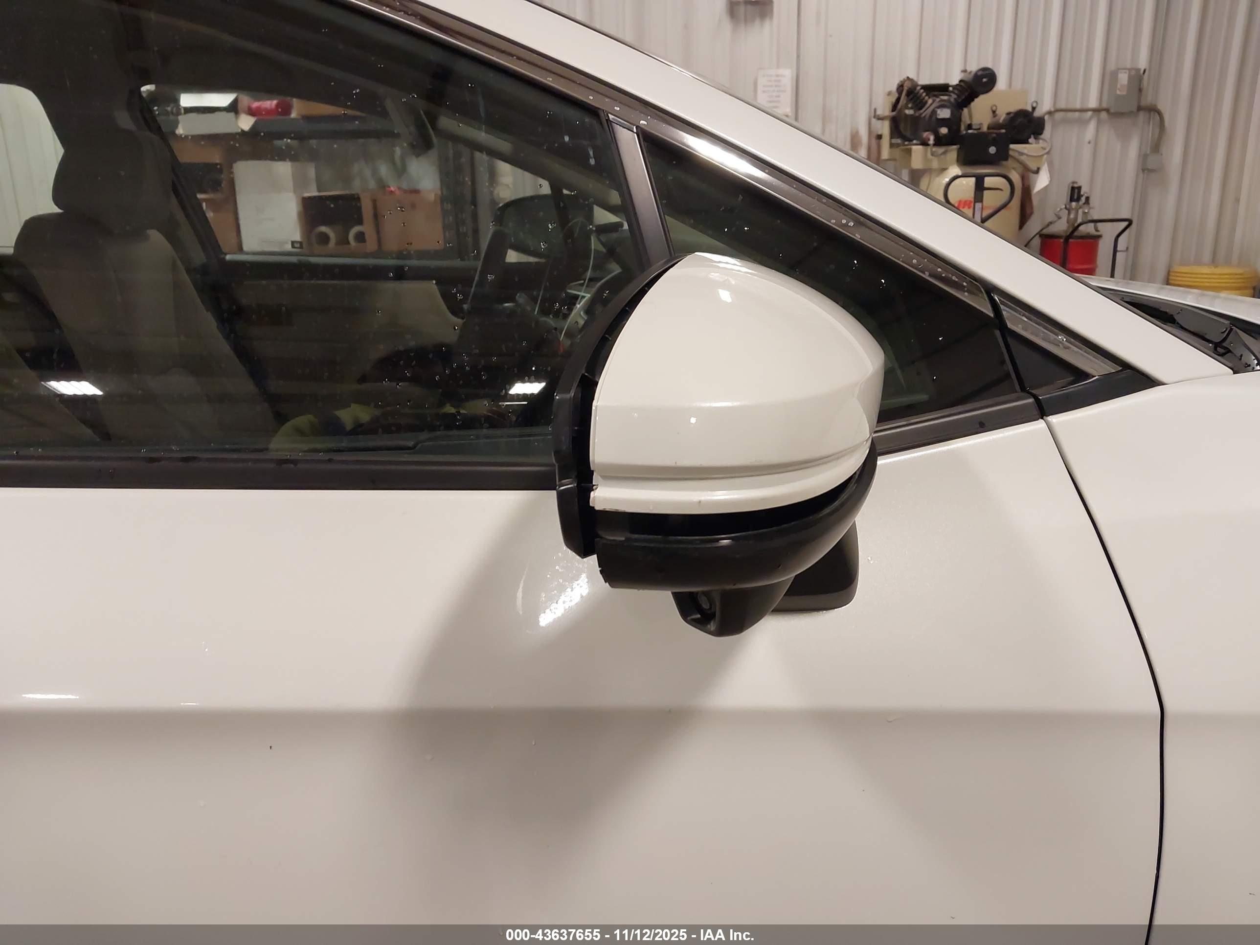 HONDA CLARITY image 6