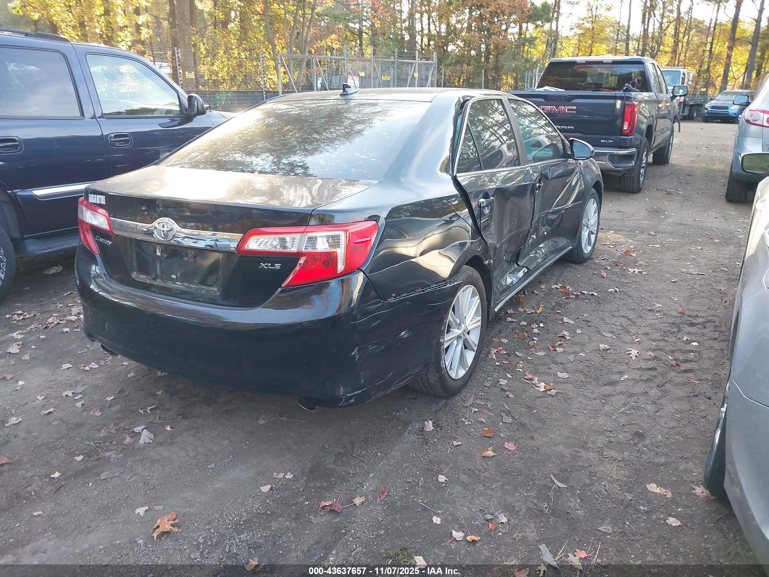 TOYOTA CAMRY image 4