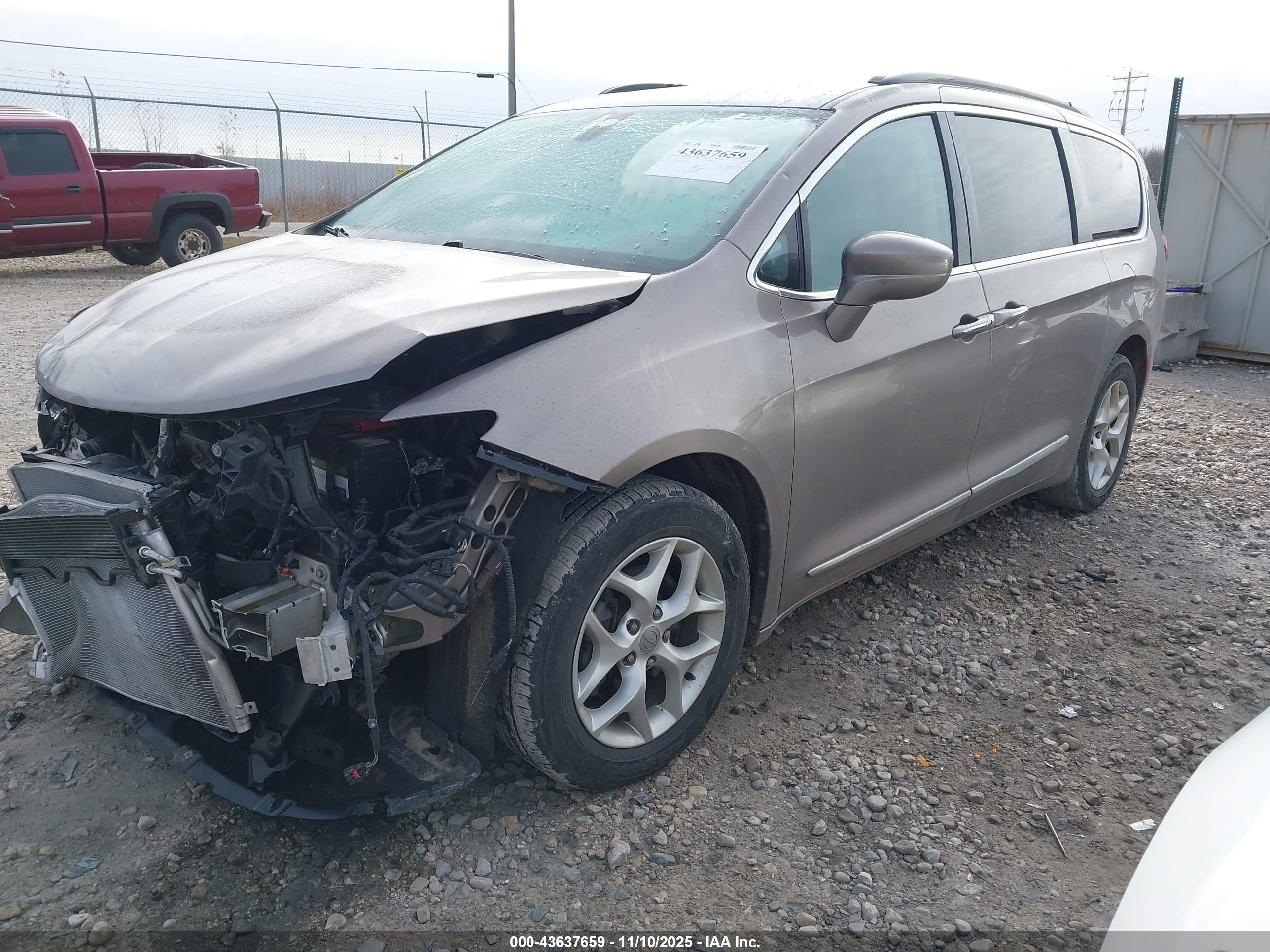CHRYSLER PACIFICA image 2