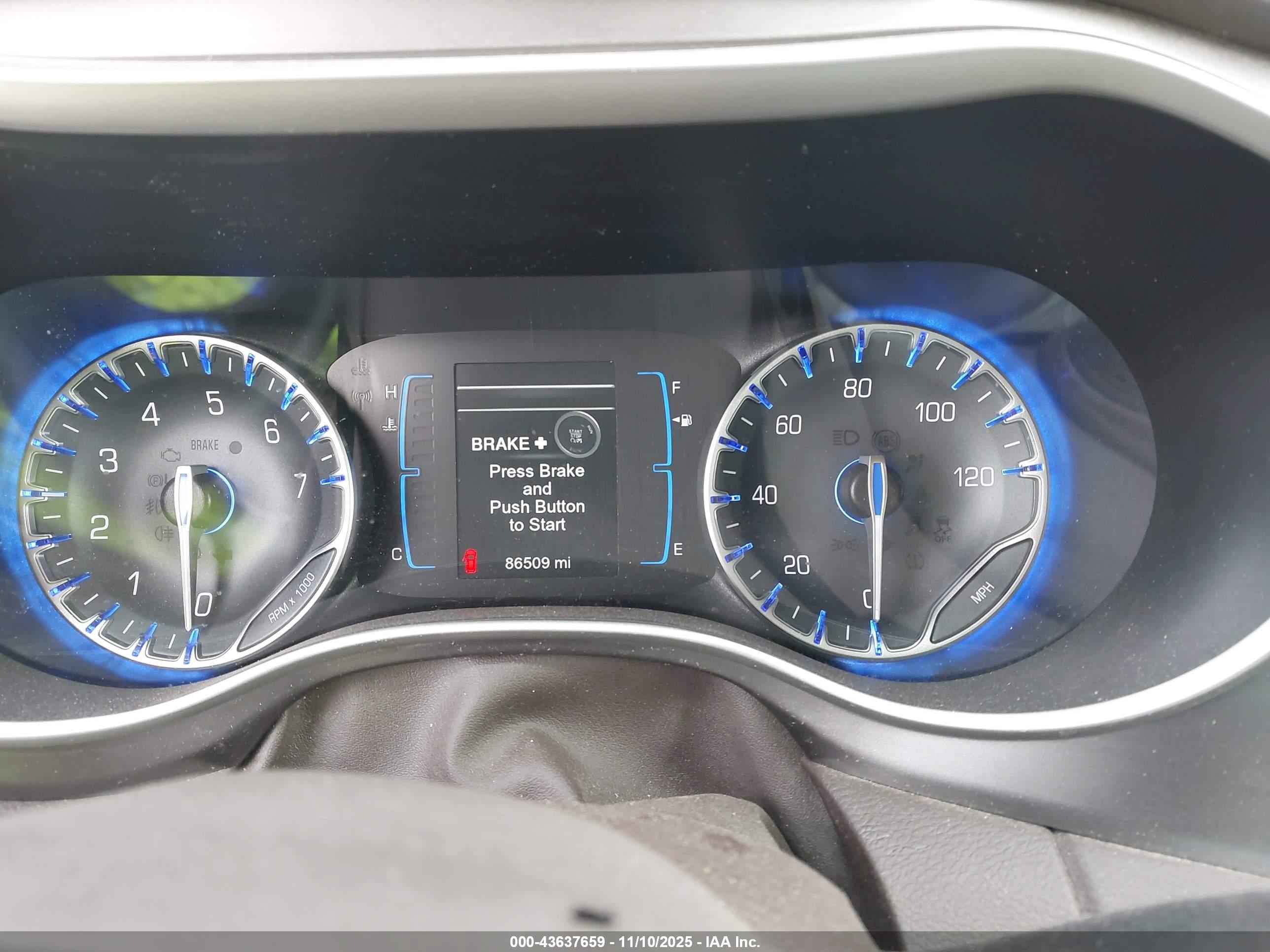 CHRYSLER PACIFICA image 7