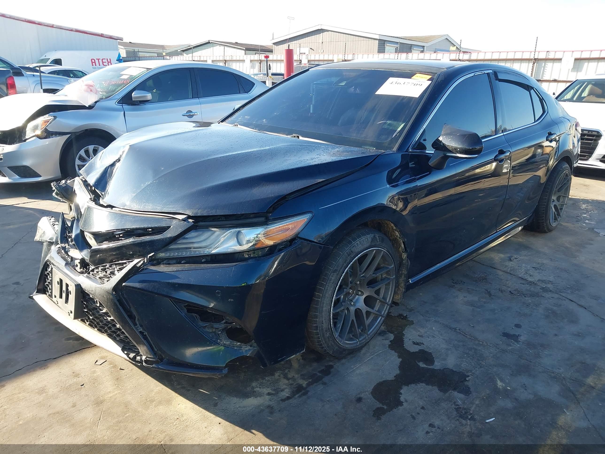 TOYOTA CAMRY image 2