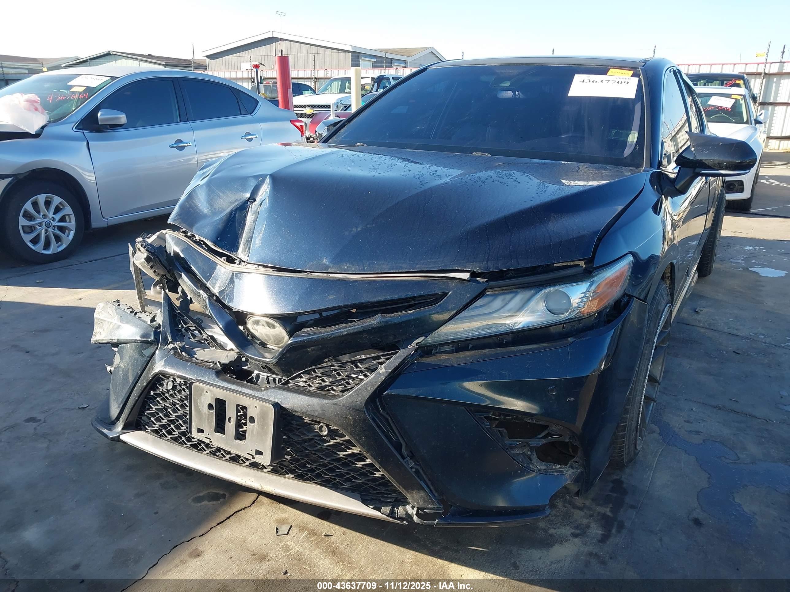 TOYOTA CAMRY image 6