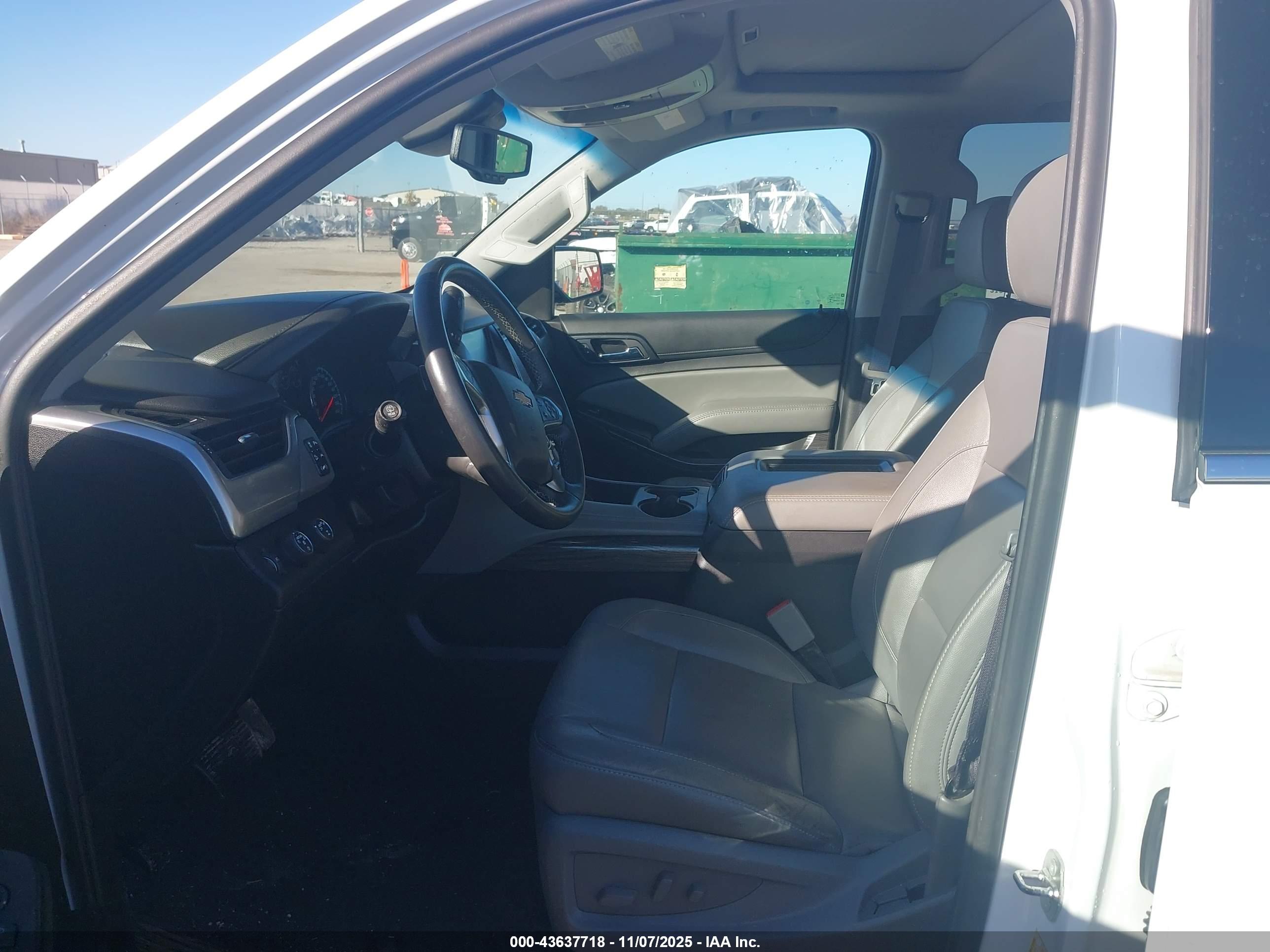 CHEVROLET TAHOE image 5