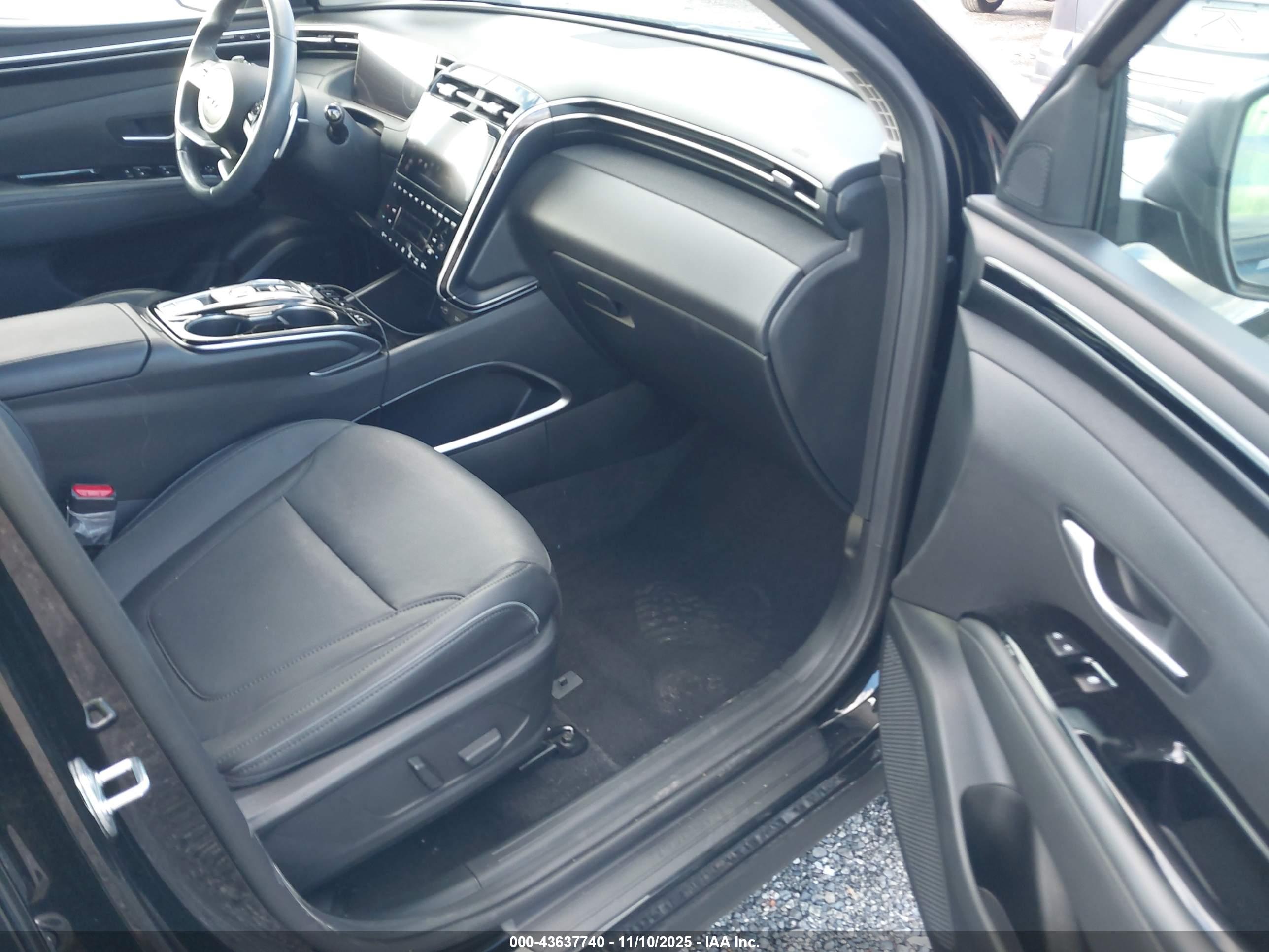 HYUNDAI TUCSON image 5
