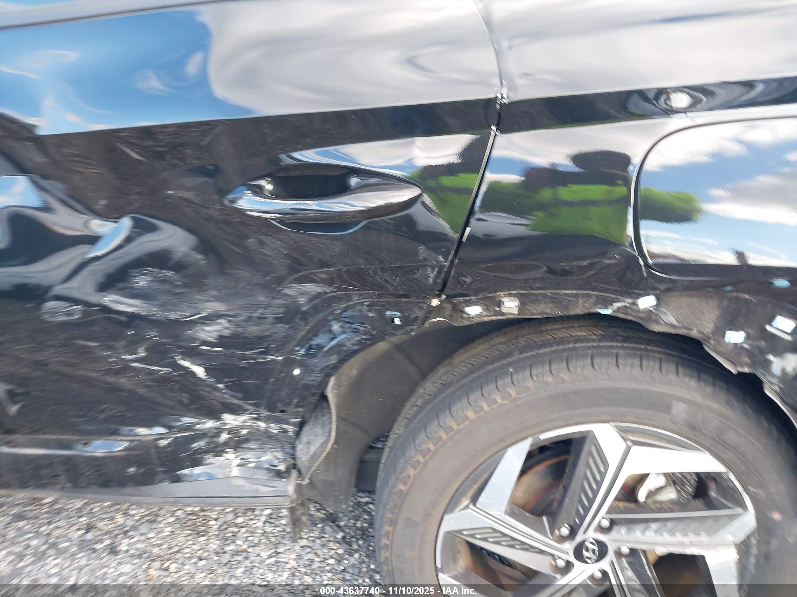 HYUNDAI TUCSON image 6