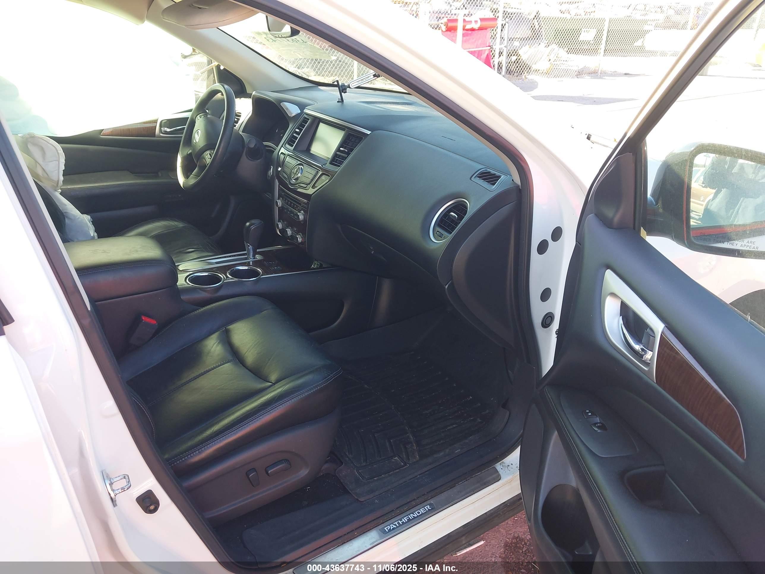 NISSAN PATHFINDER image 5