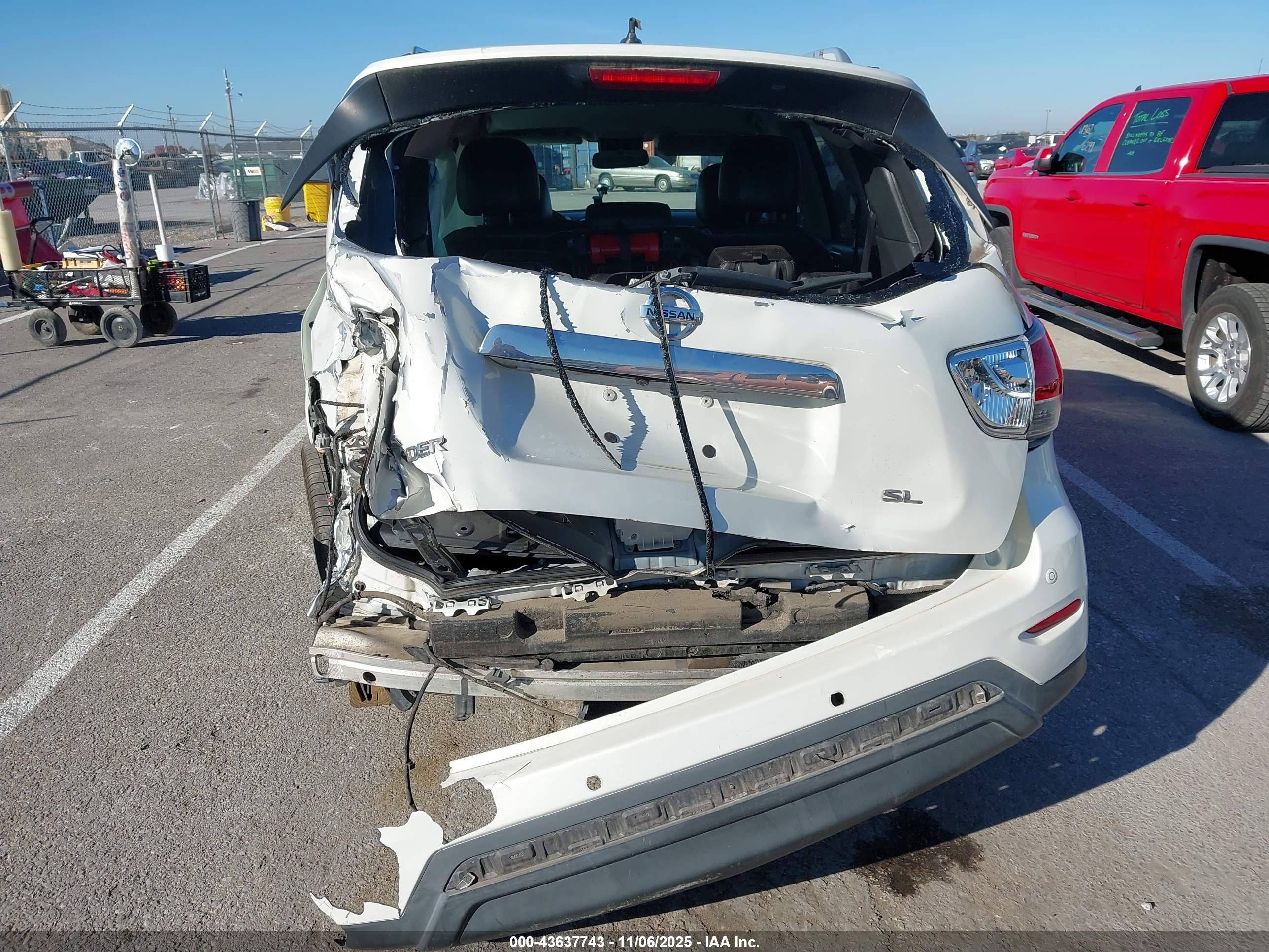 NISSAN PATHFINDER image 6