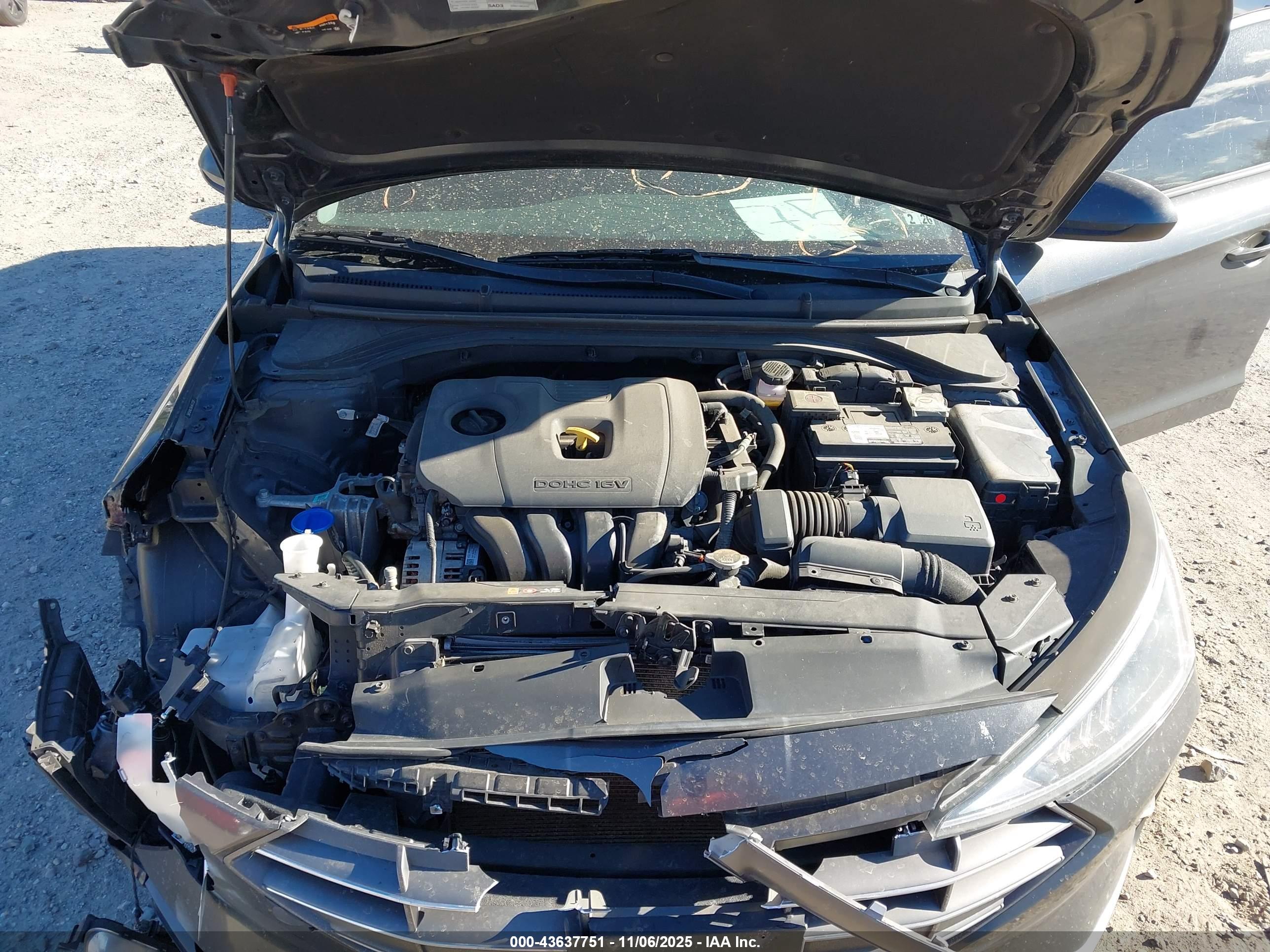 HYUNDAI ELANTRA image 10