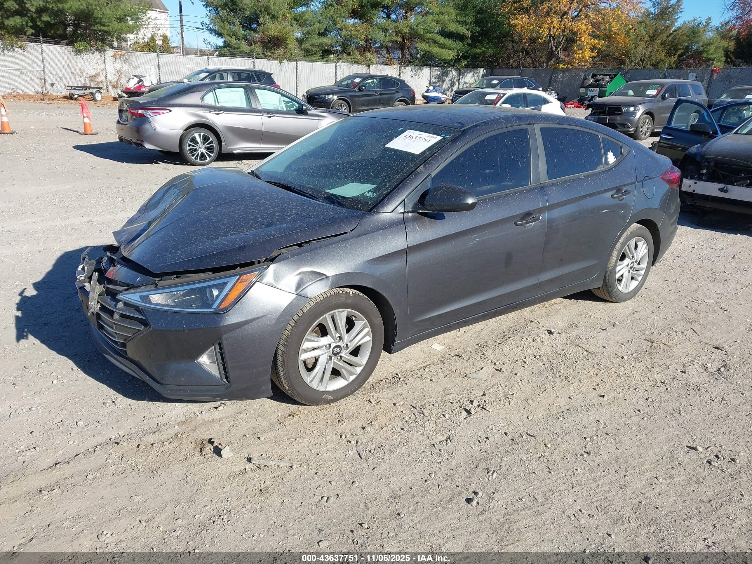 HYUNDAI ELANTRA image 2