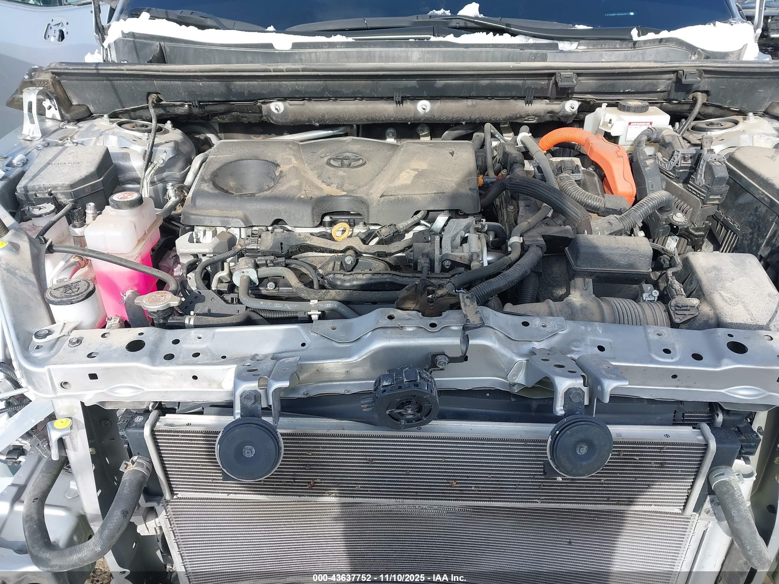 TOYOTA RAV4 image 10