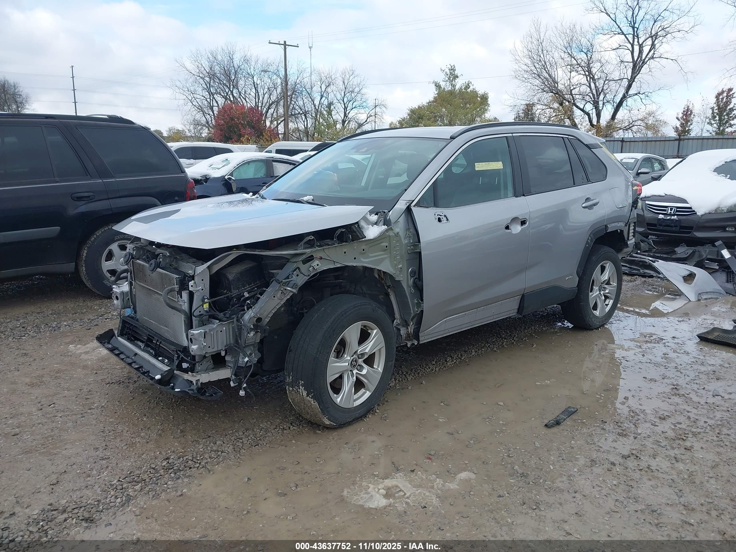 TOYOTA RAV4 image 2
