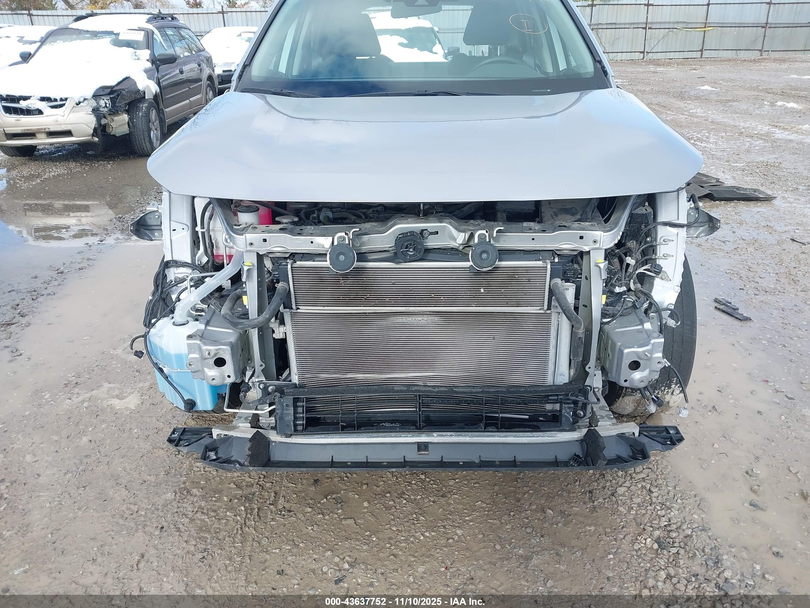 TOYOTA RAV4 image 6
