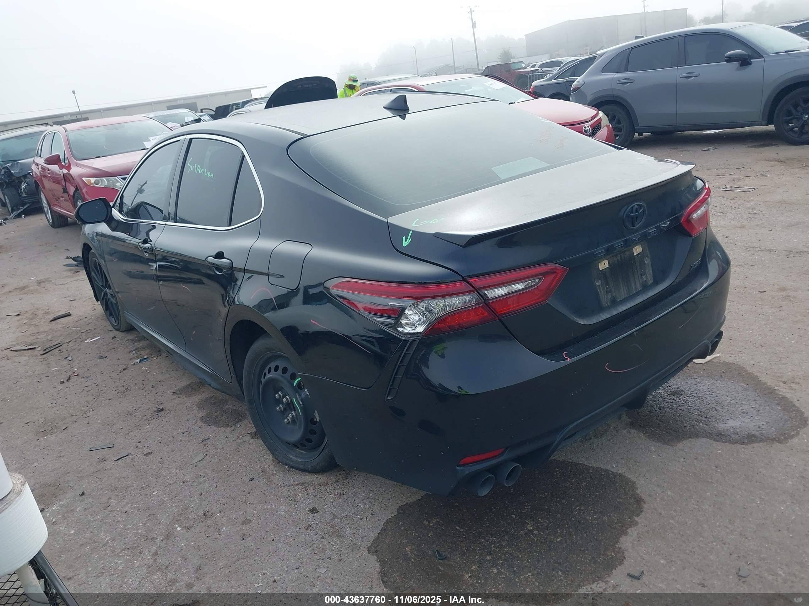 TOYOTA CAMRY image 3