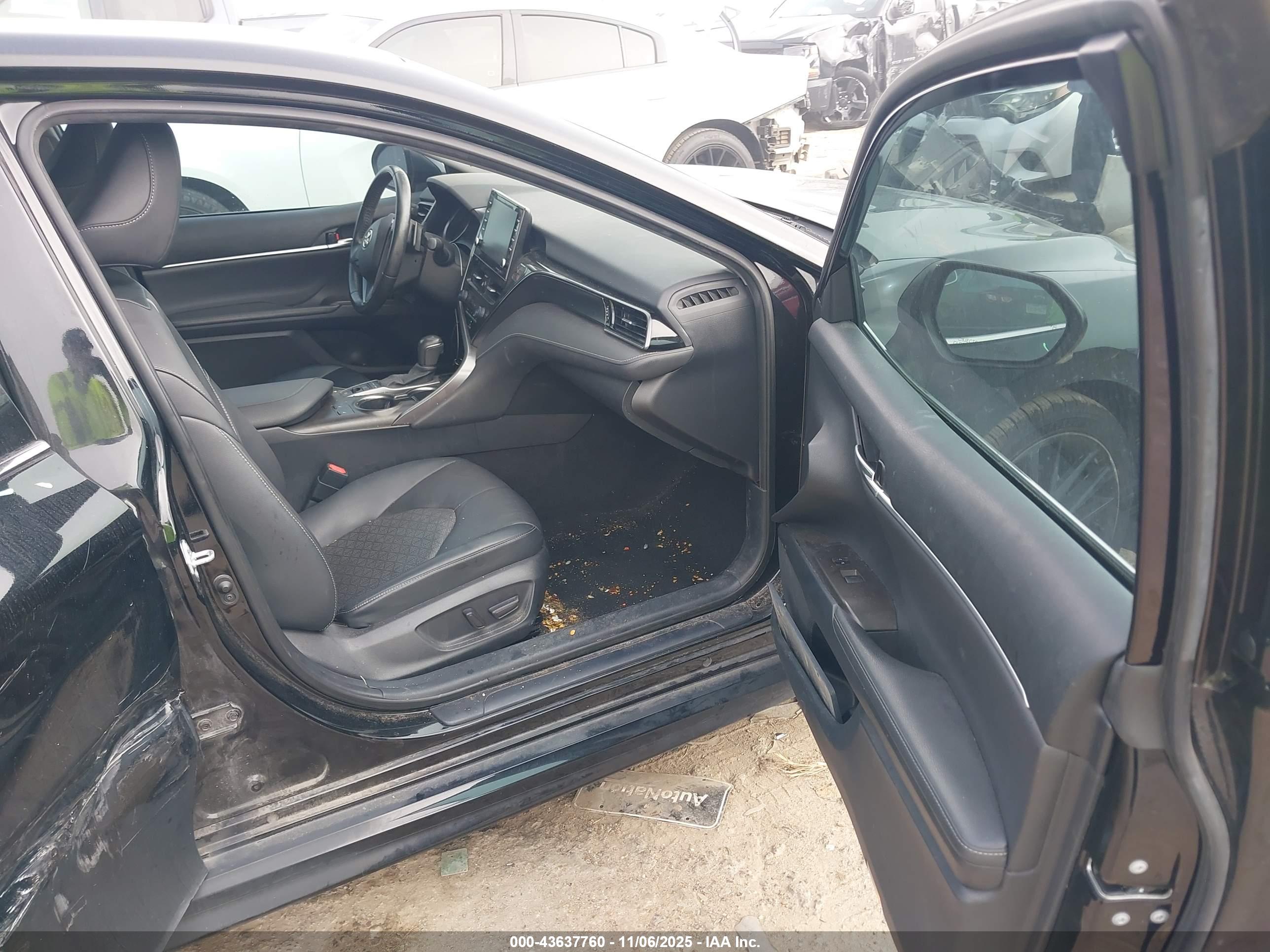 TOYOTA CAMRY image 5