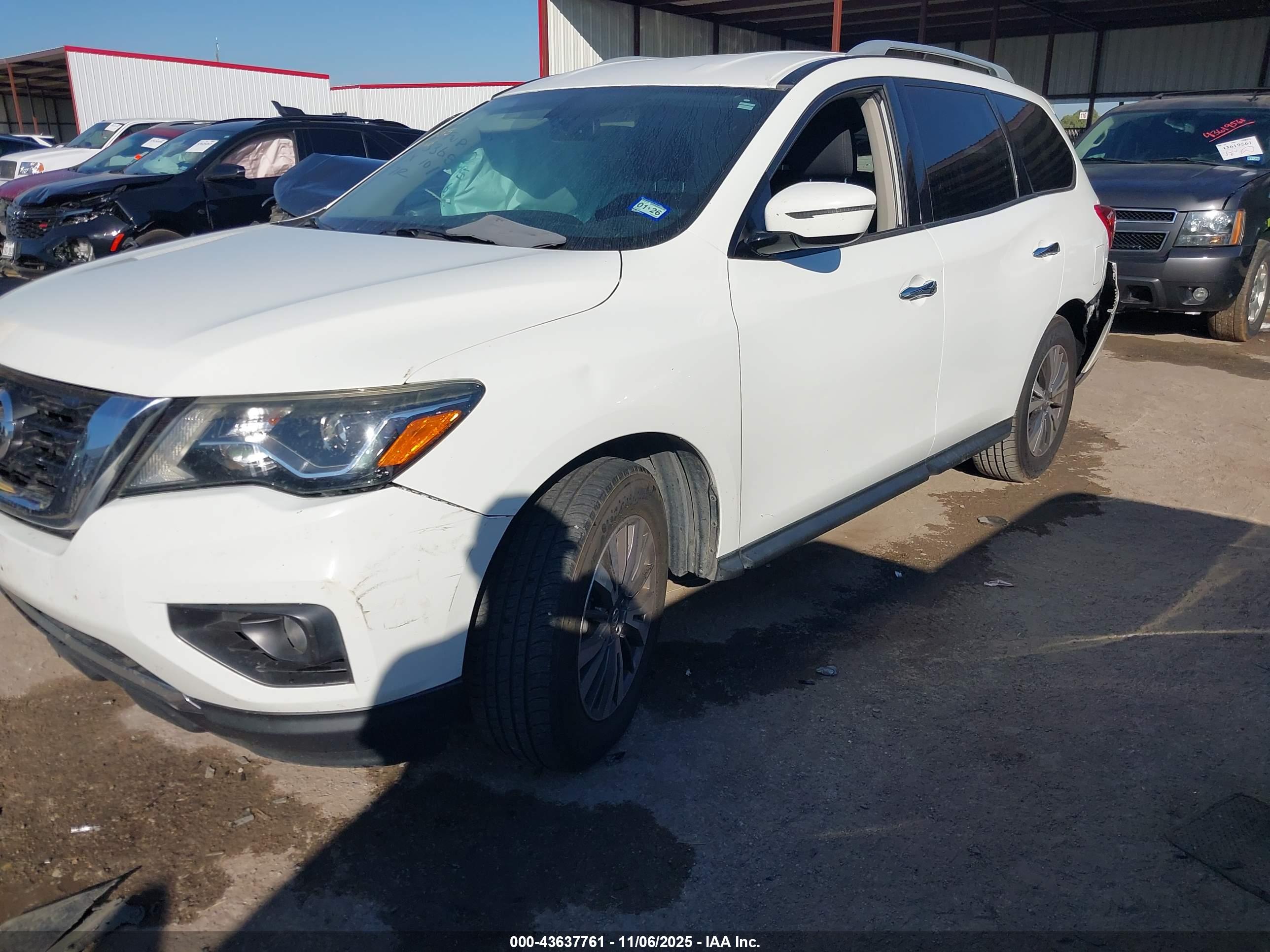 NISSAN PATHFINDER image 2