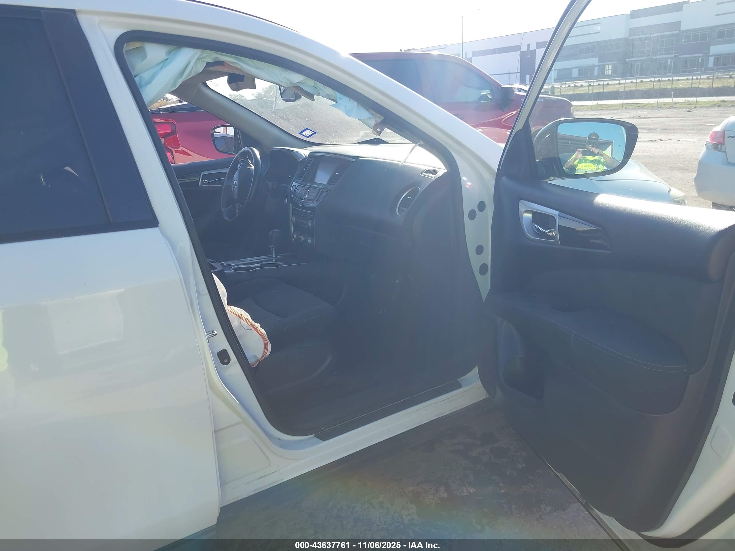 NISSAN PATHFINDER image 5