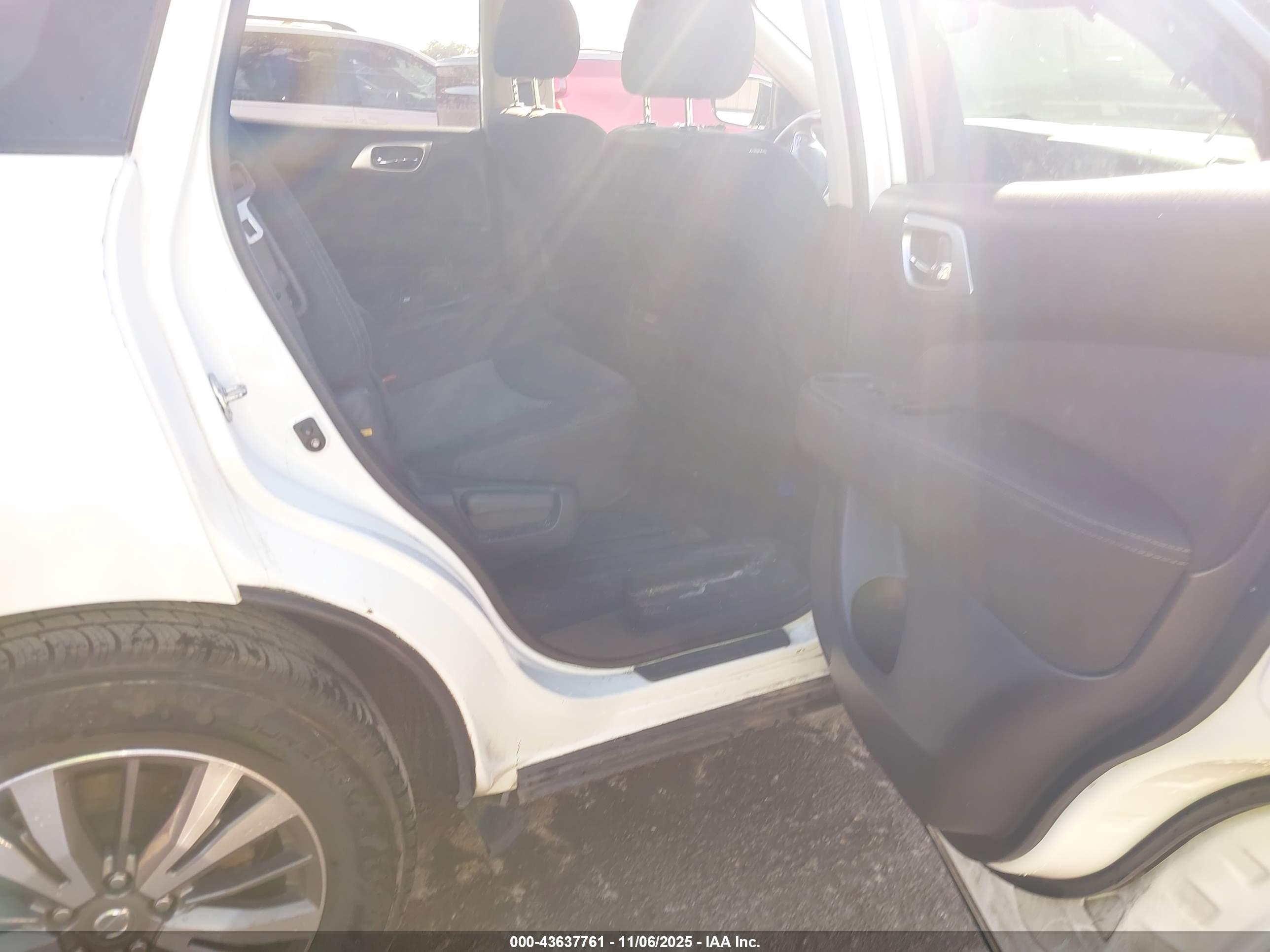 NISSAN PATHFINDER image 8