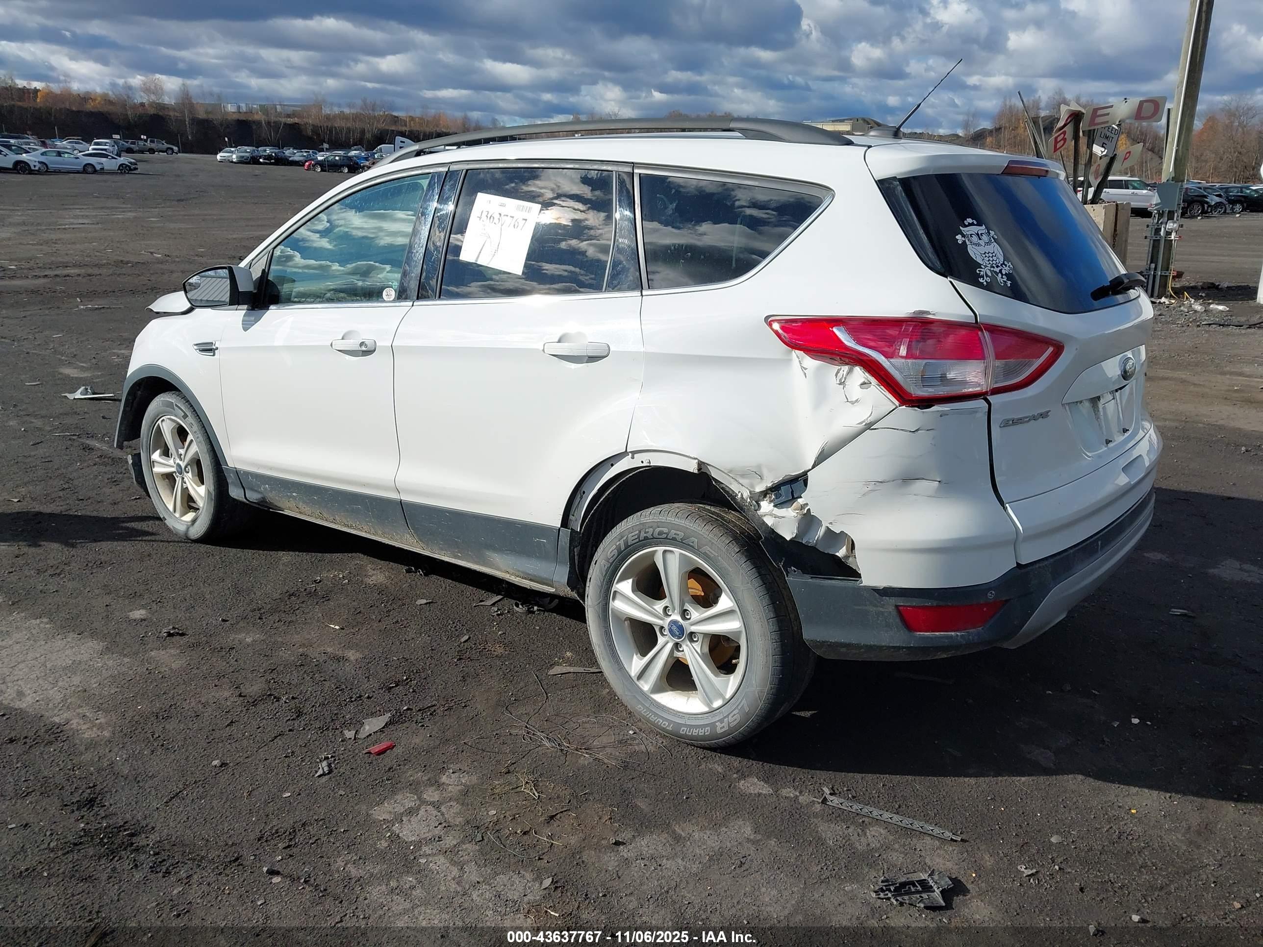 FORD ESCAPE image 3