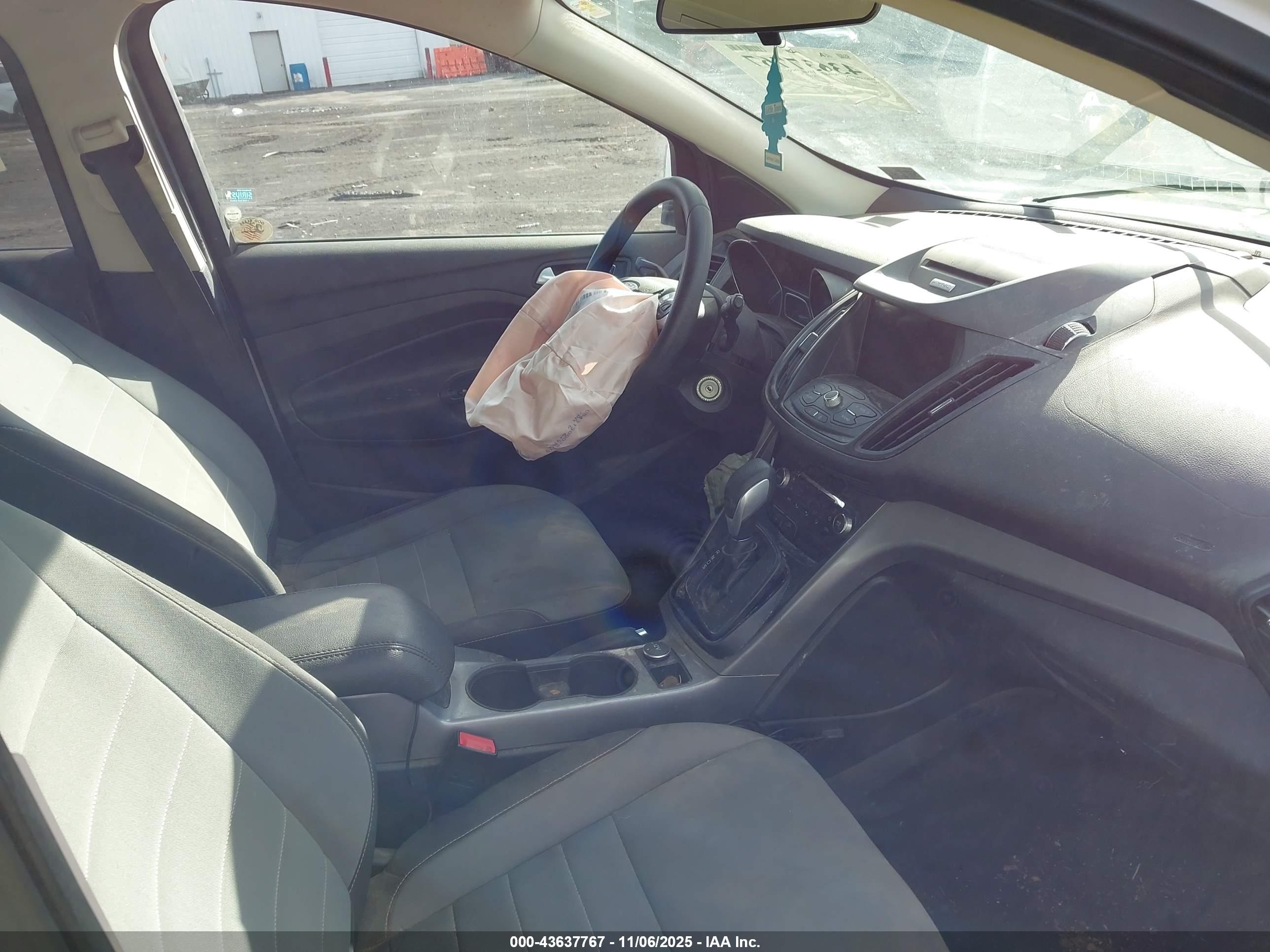 FORD ESCAPE image 5