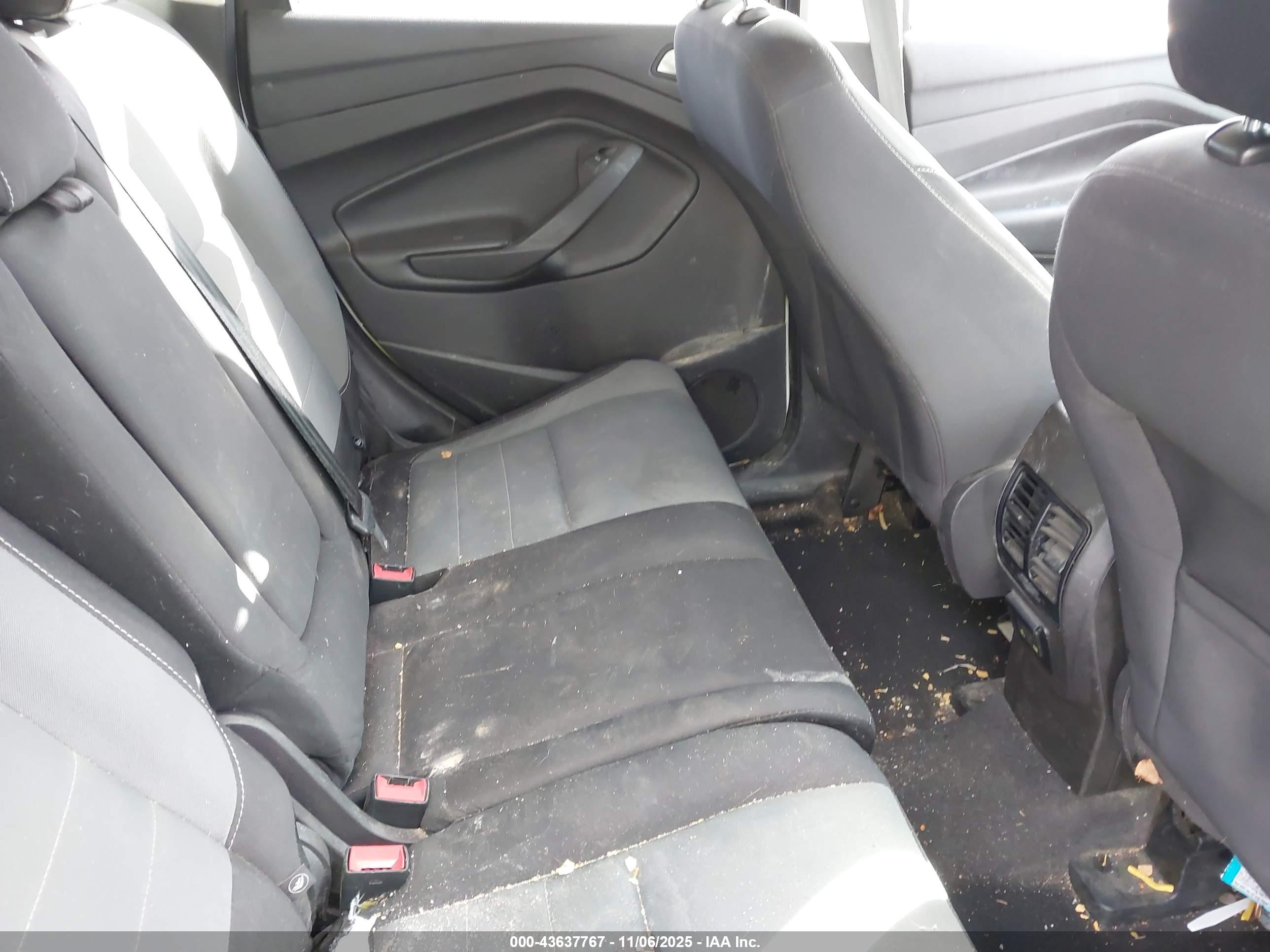 FORD ESCAPE image 8