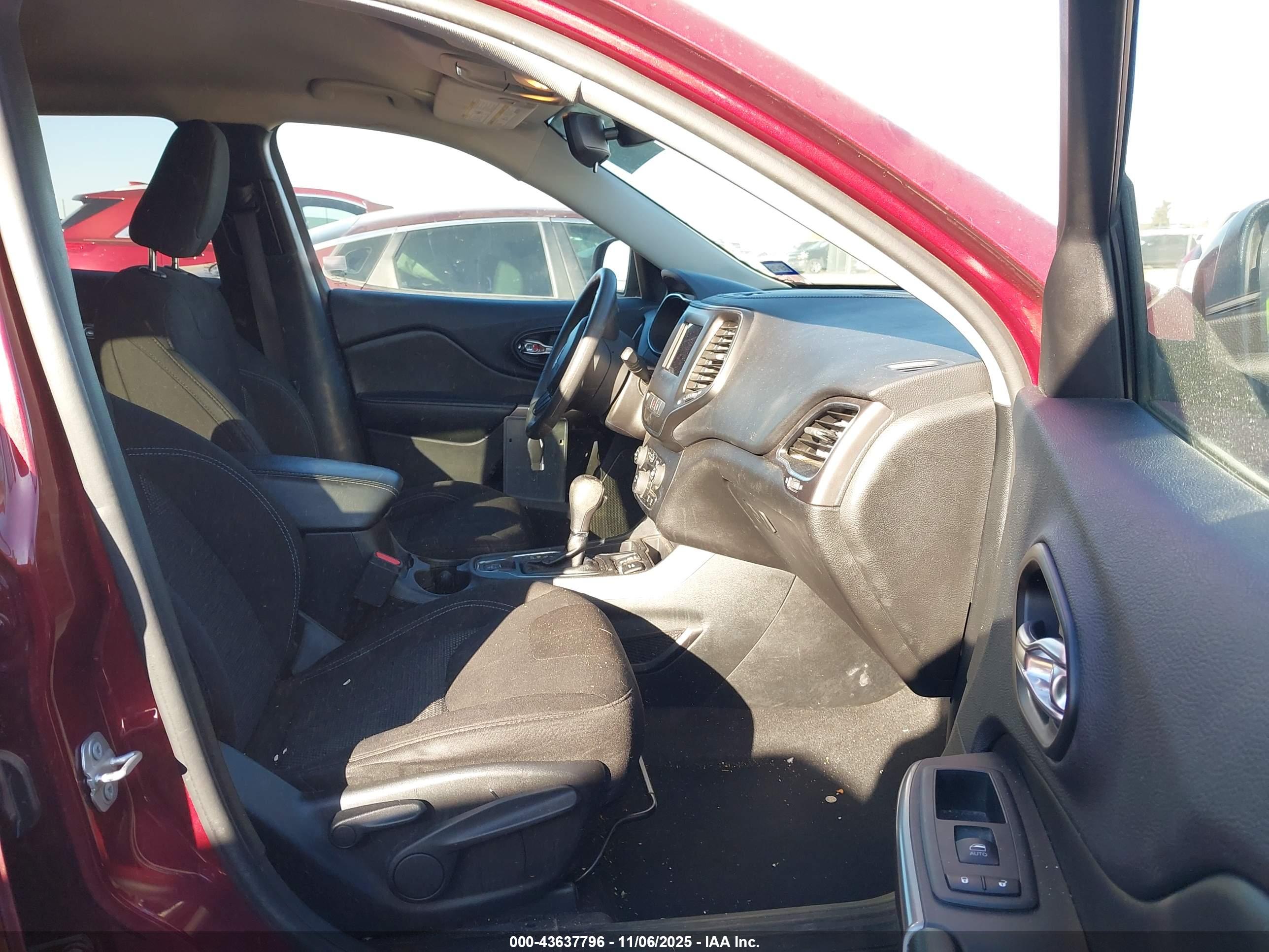JEEP CHEROKEE image 5