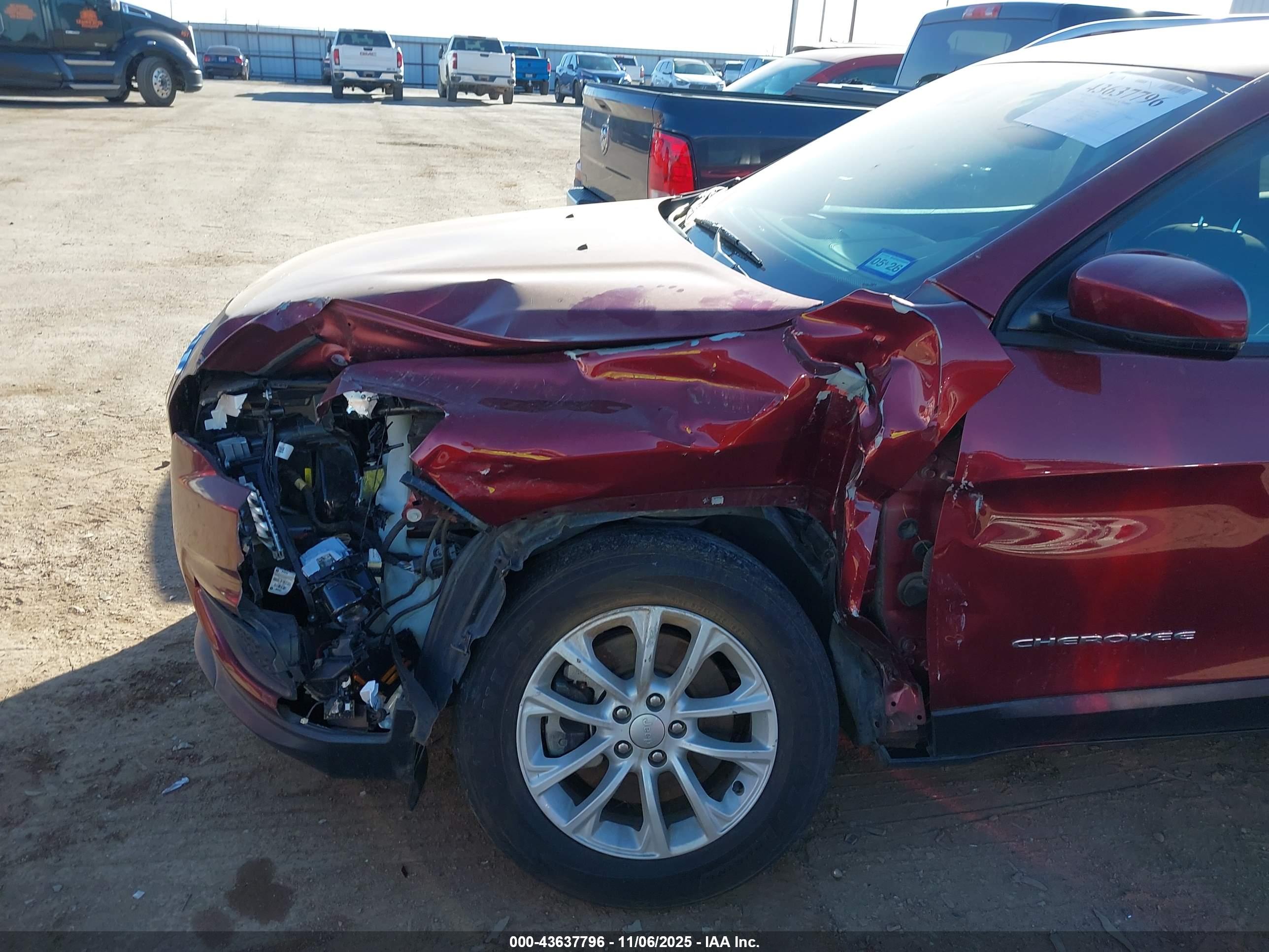 JEEP CHEROKEE image 6