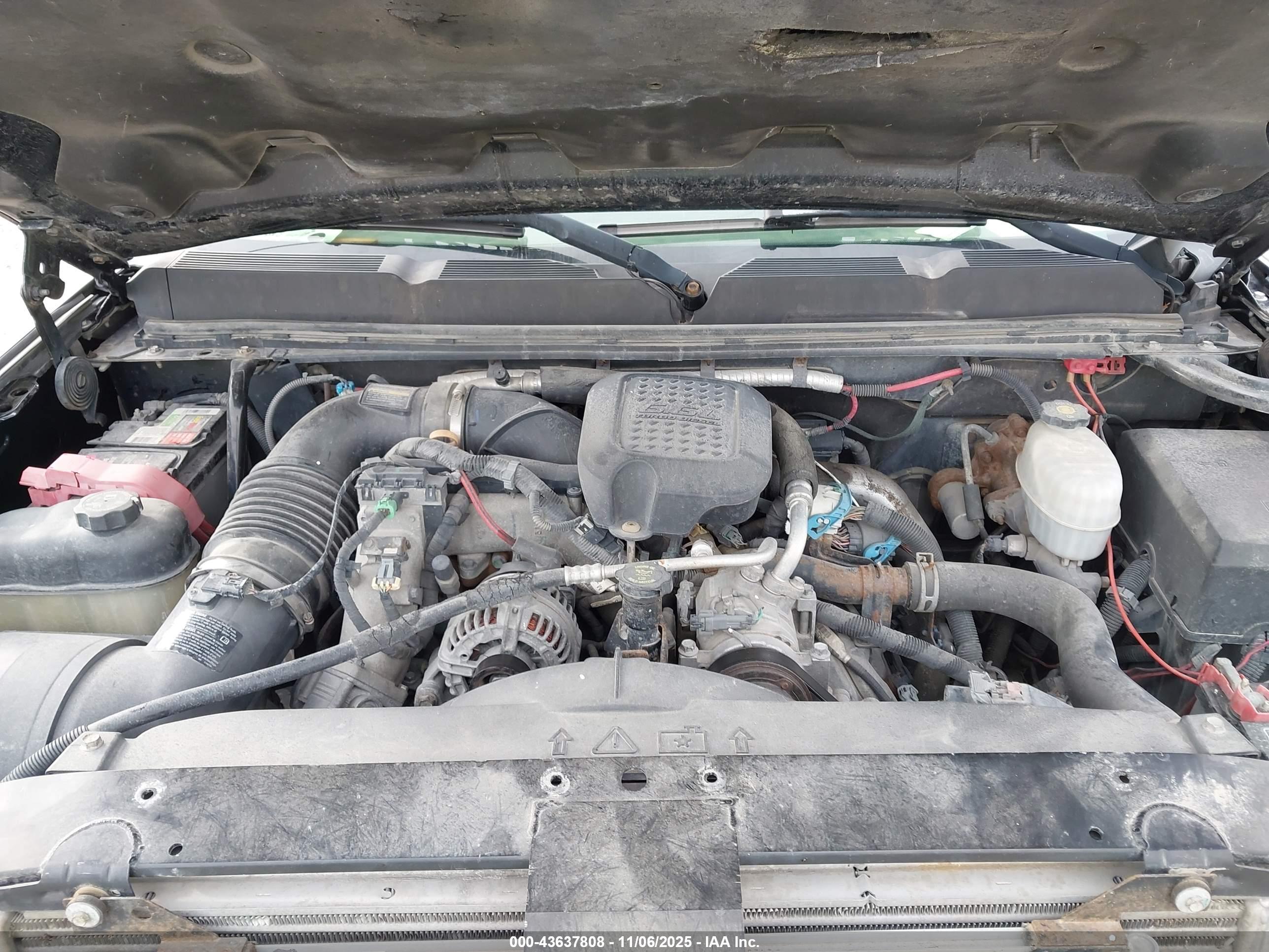 CHEVROLET SILVERADO image 10