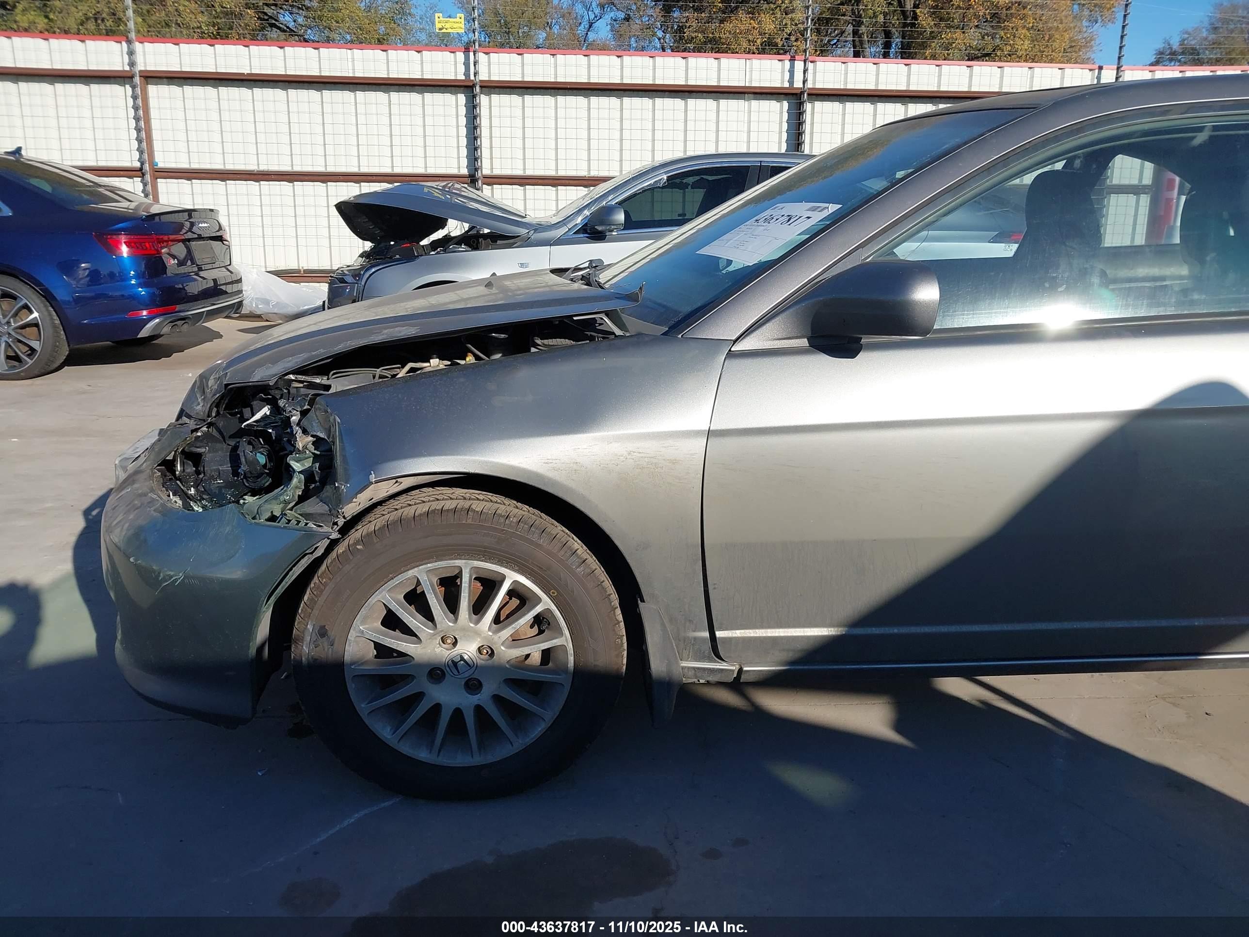 HONDA CIVIC image 6