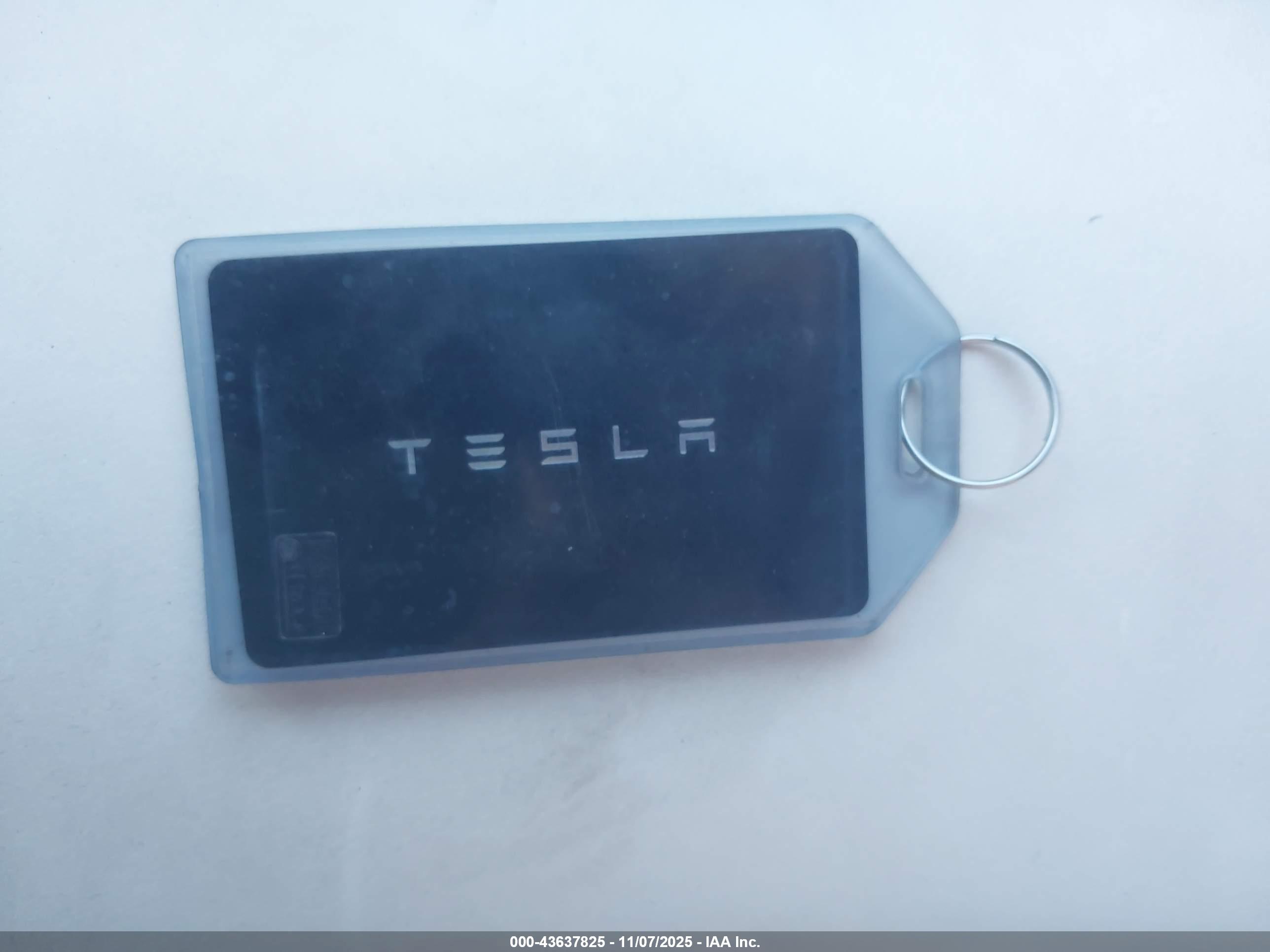 TESLA MODEL image 11