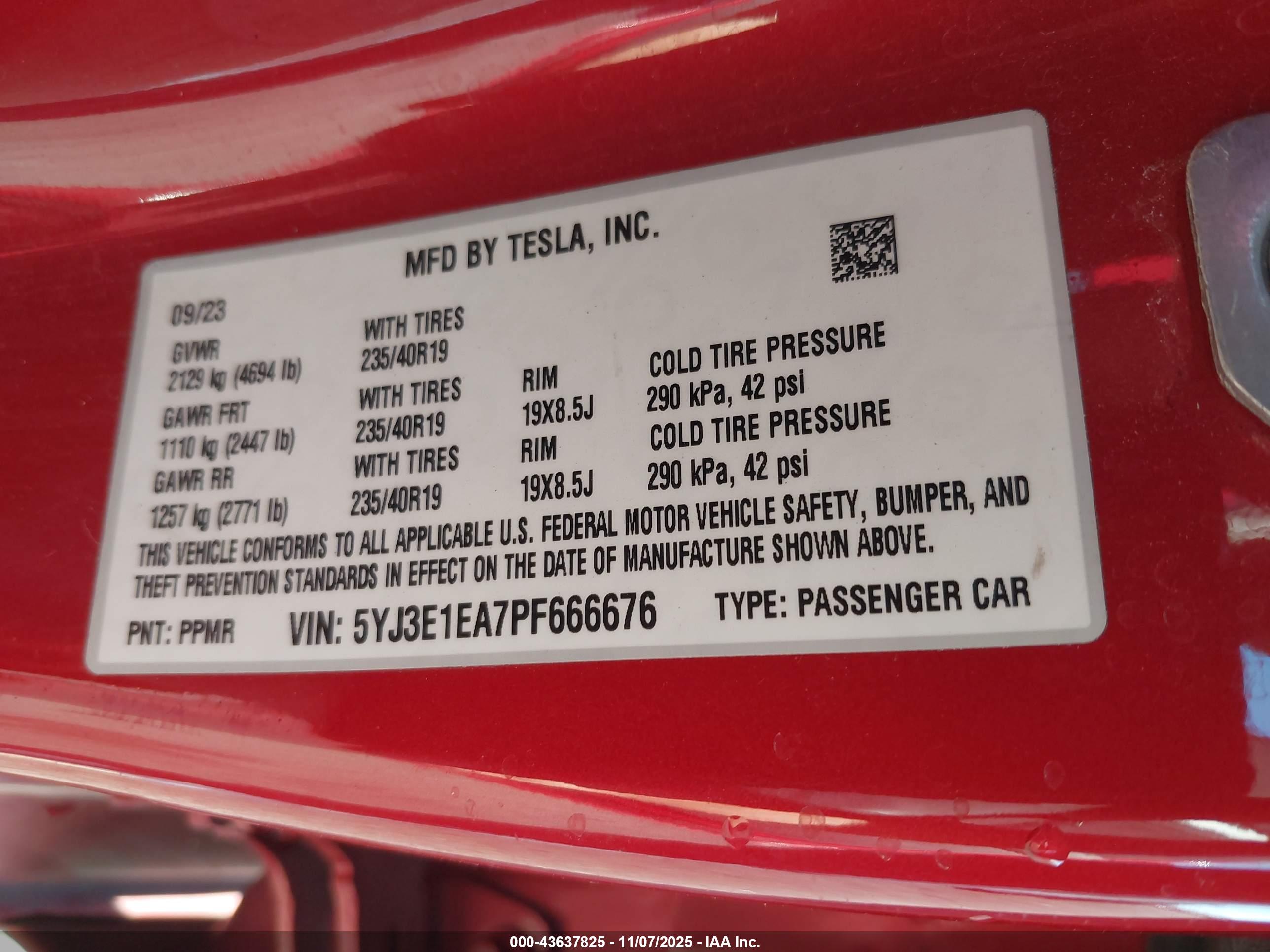 TESLA MODEL image 9
