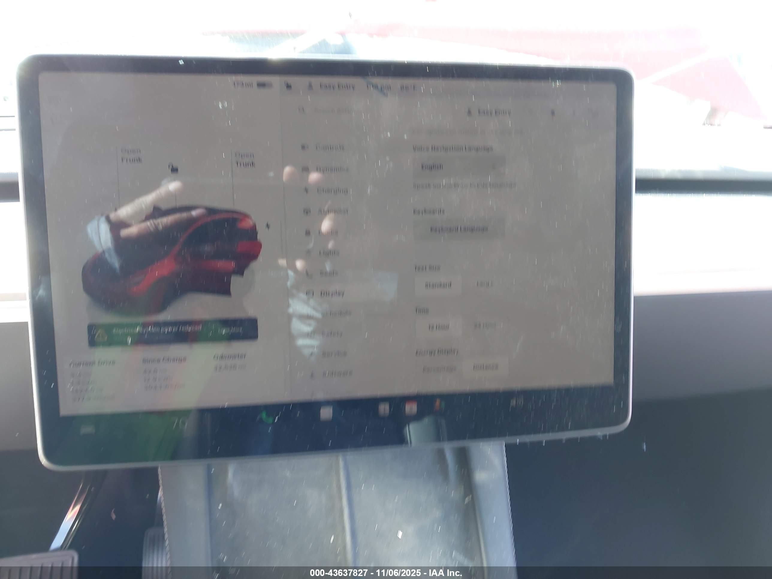 TESLA MODEL image 7