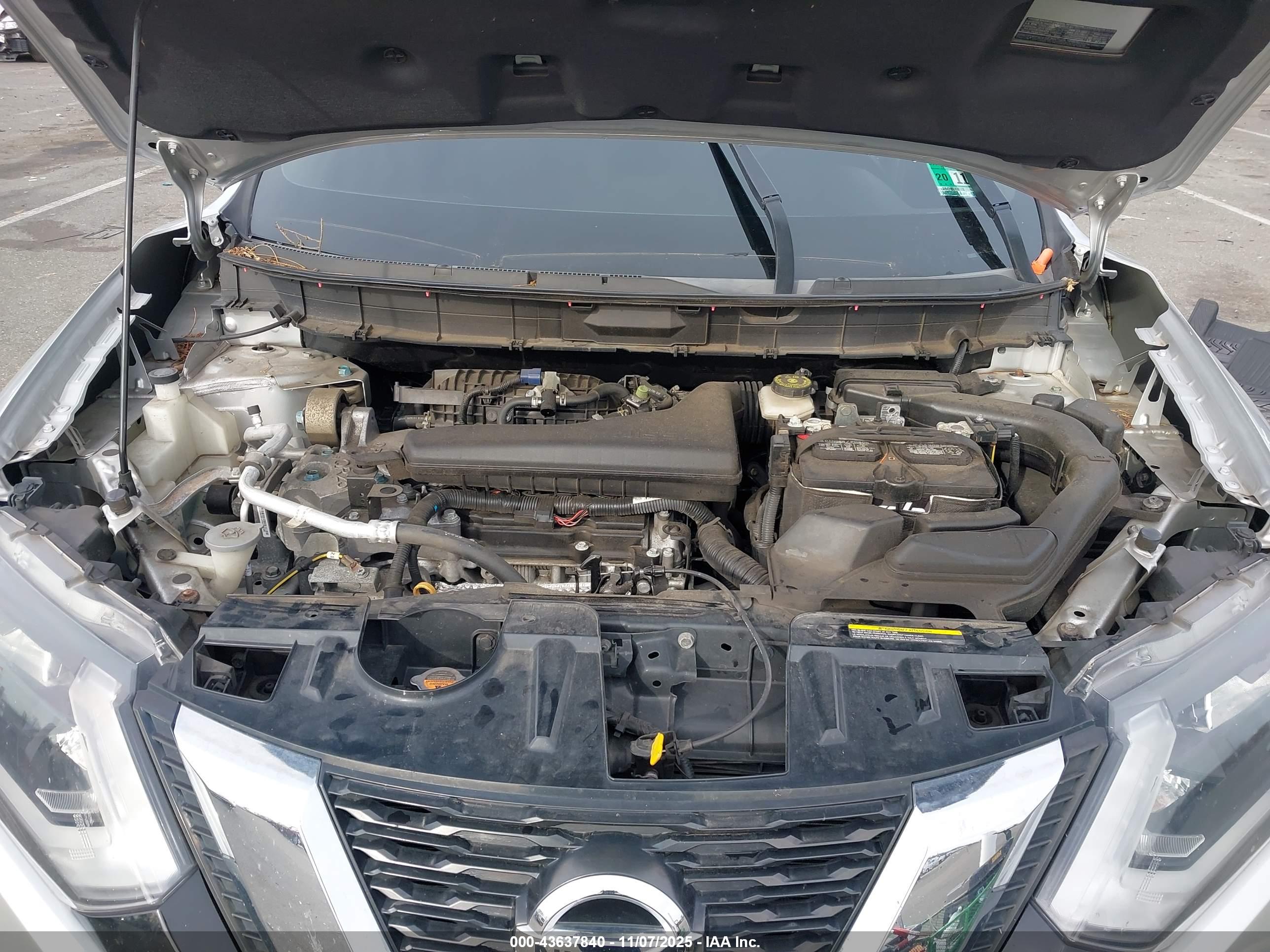 NISSAN ROGUE image 10
