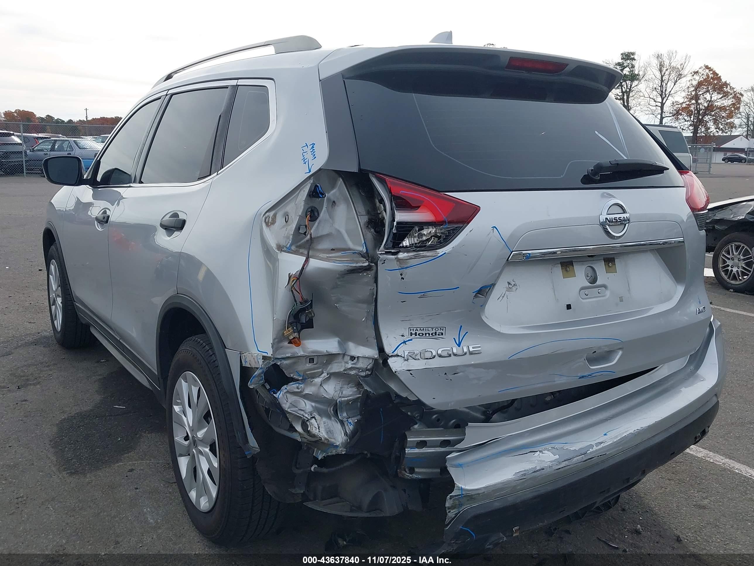 NISSAN ROGUE image 3