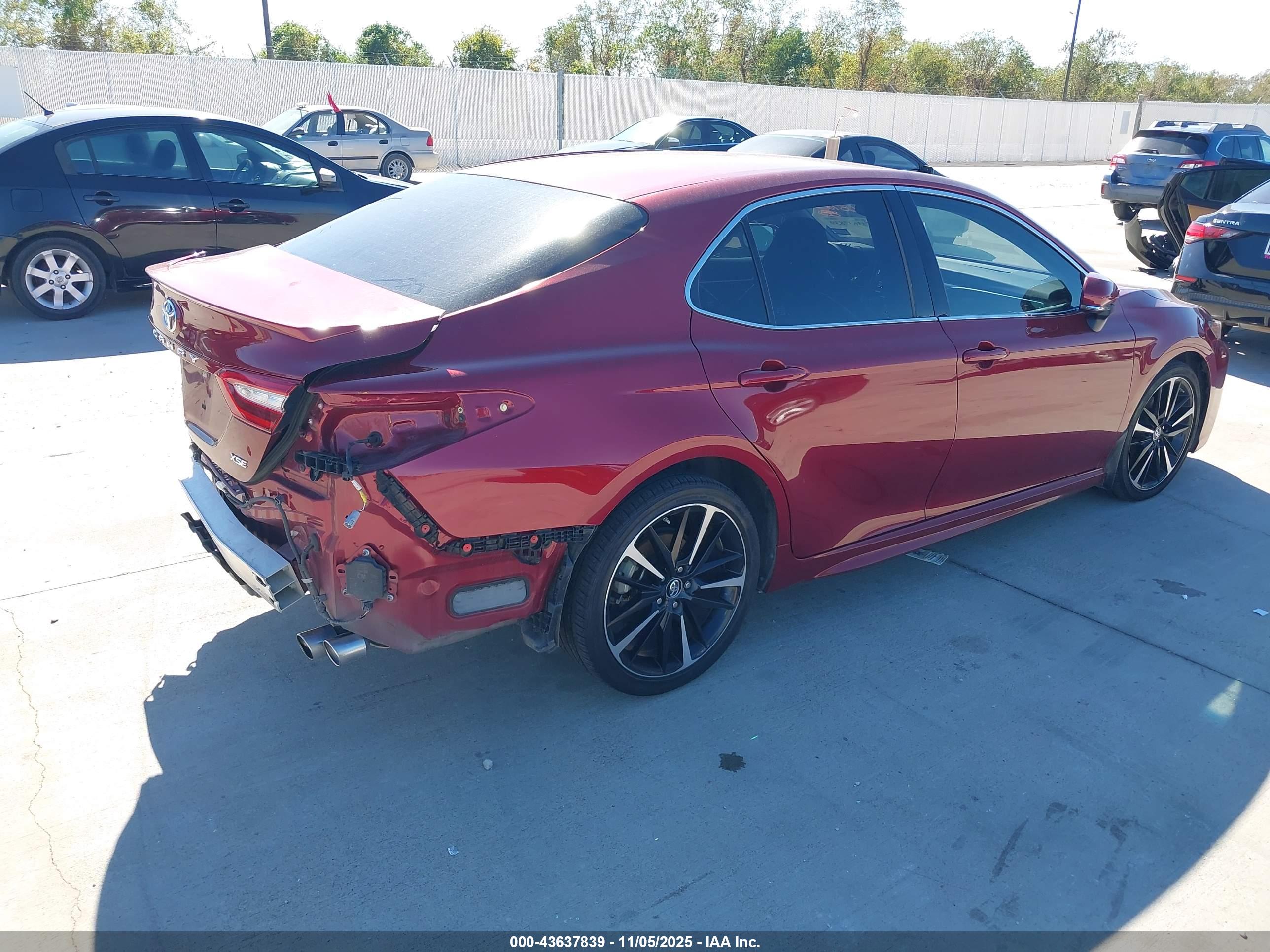 TOYOTA CAMRY image 4