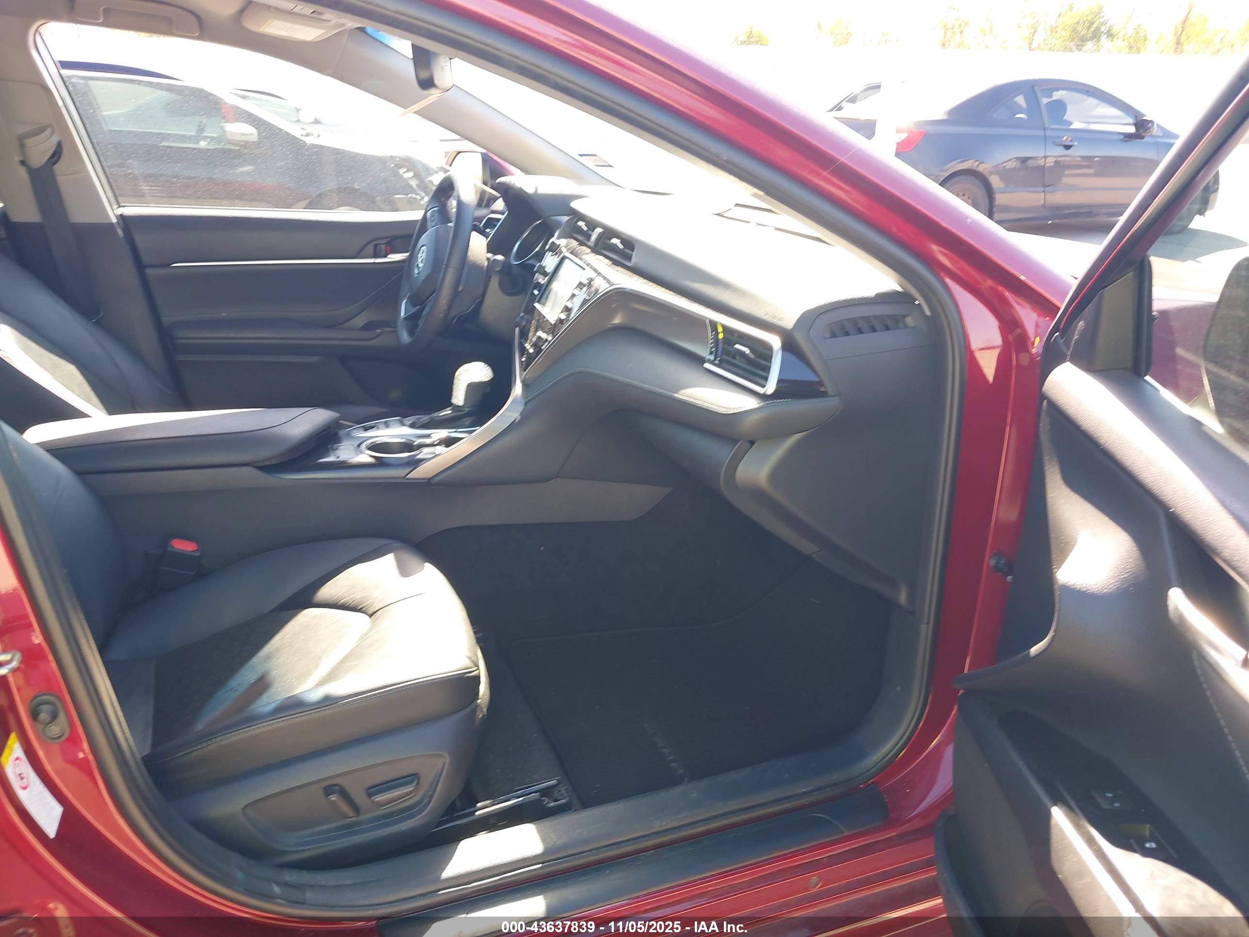 TOYOTA CAMRY image 5